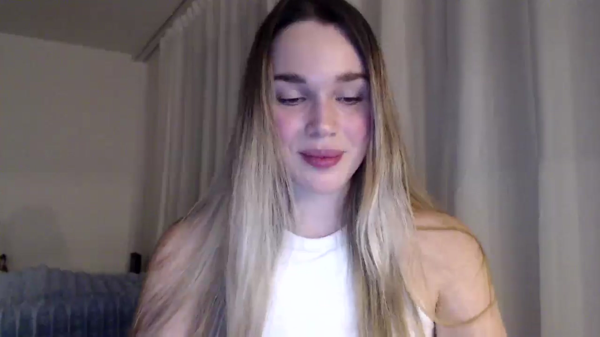 Gallery image thumbnail from Ooh_Cassie's myfreecams stream on, 01/17/2026, 21:18 image 16 of 20