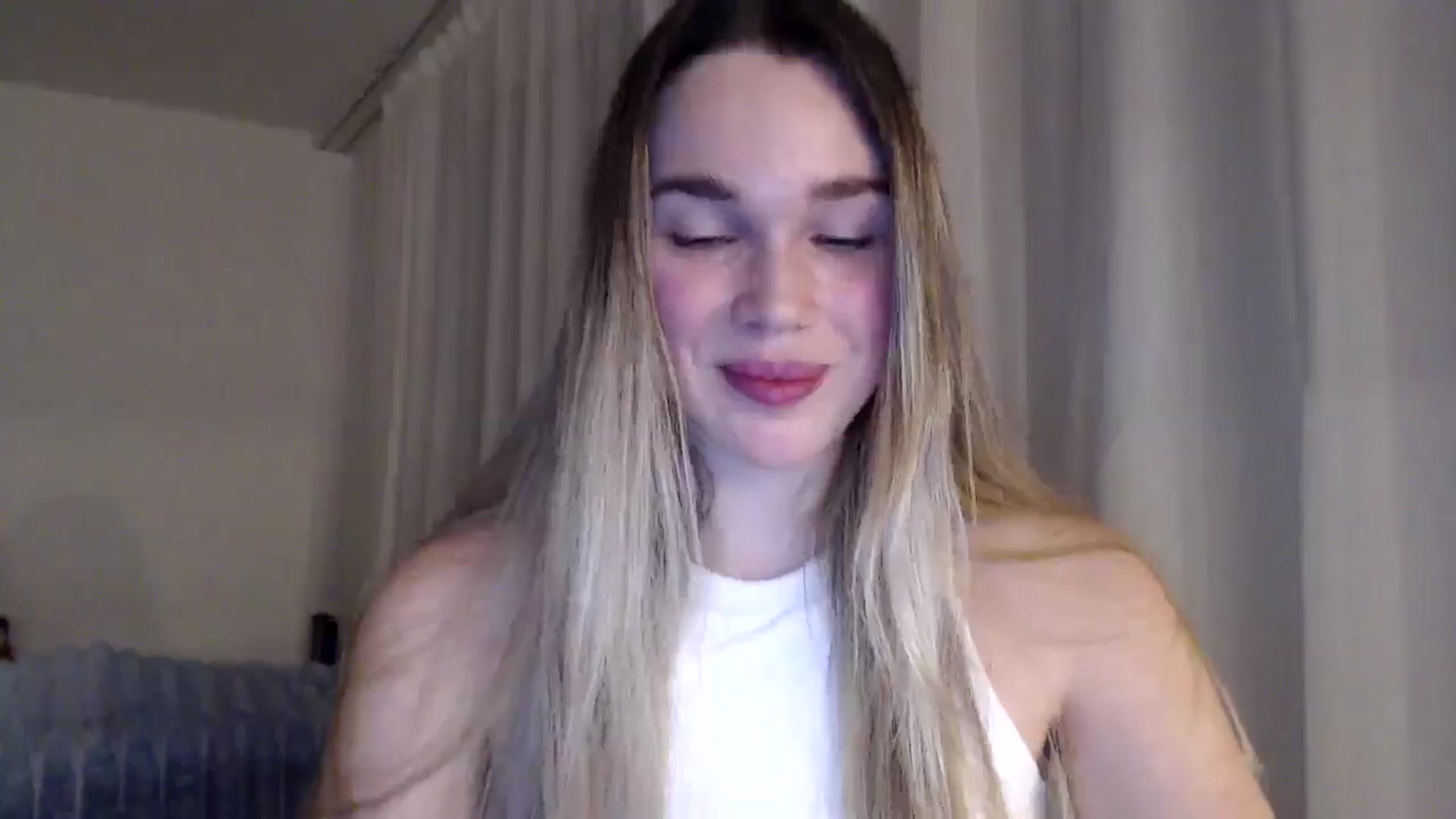 Gallery image thumbnail from Ooh_Cassie's myfreecams stream on, 01/17/2026, 21:18 image 19 of 20