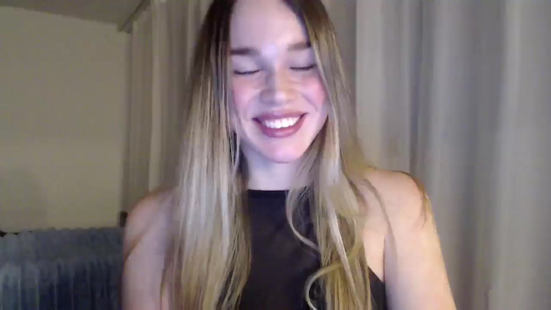 Gallery image thumbnail from Ooh_Cassie's myfreecams stream on, 02/06/2026, 24:56 image 4 of 20