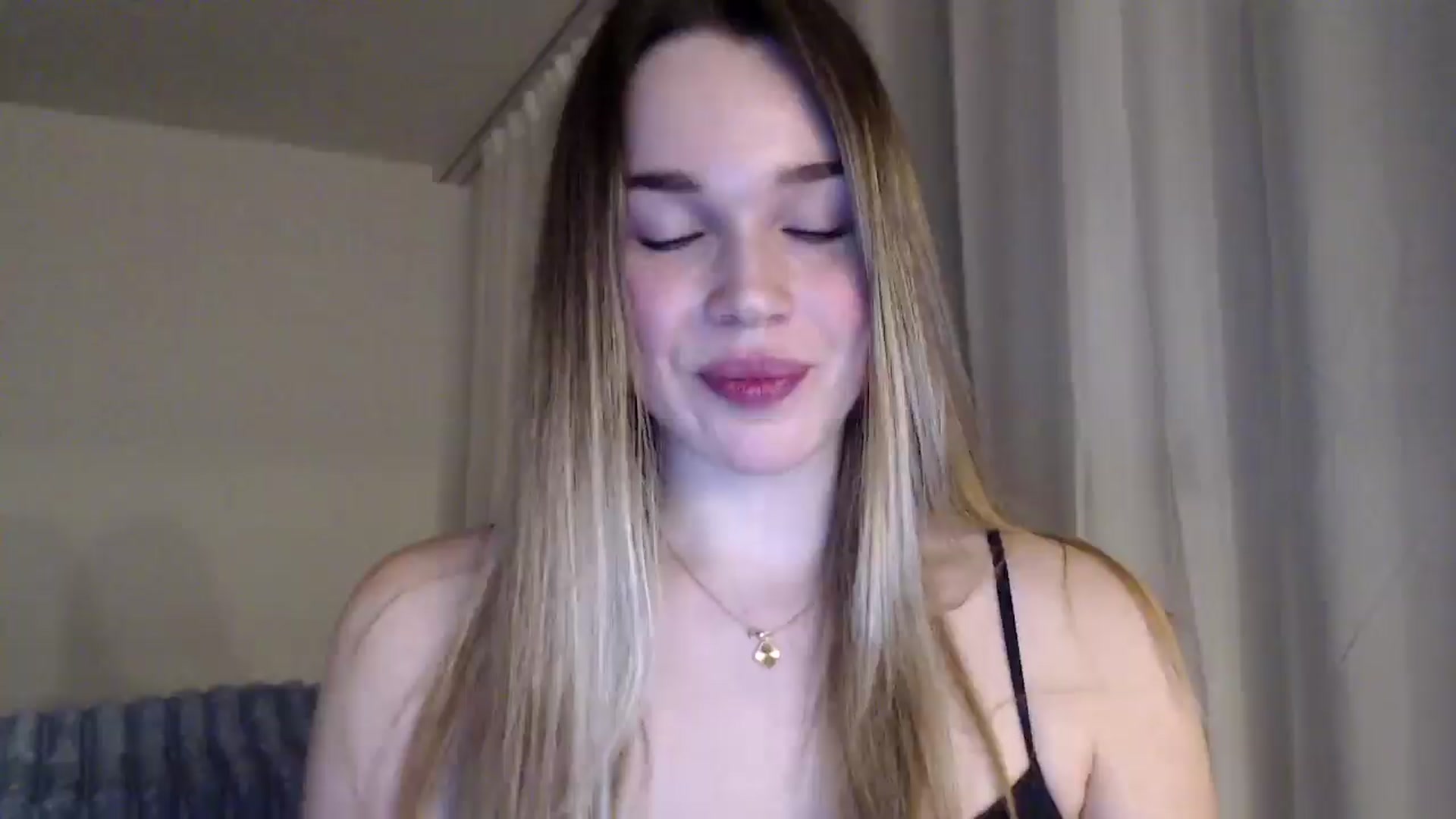Gallery image thumbnail from Ooh_Cassie's myfreecams stream on, 02/12/2026, 23:57 image 4 of 20