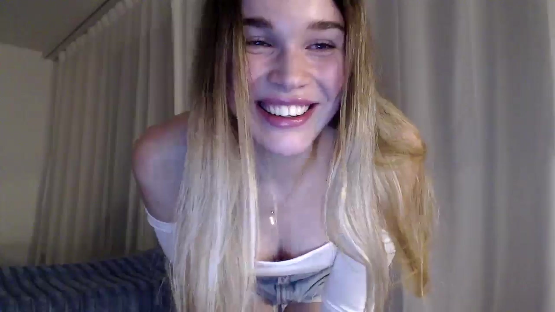 Gallery image thumbnail from Ooh_Cassie's myfreecams stream on, 03/03/2026, 20:58 image 17 of 20