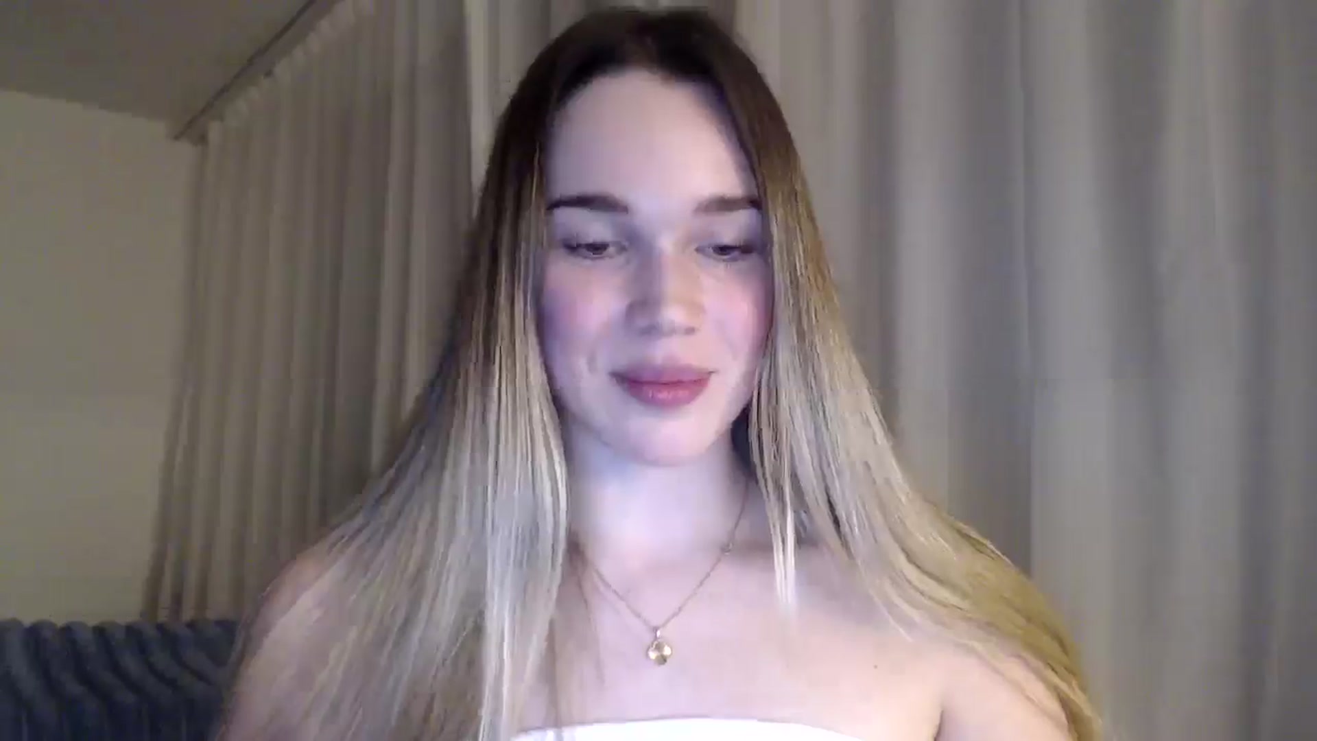 Gallery image thumbnail from Ooh_Cassie's myfreecams stream on, 03/03/2026, 22:44 image 18 of 20