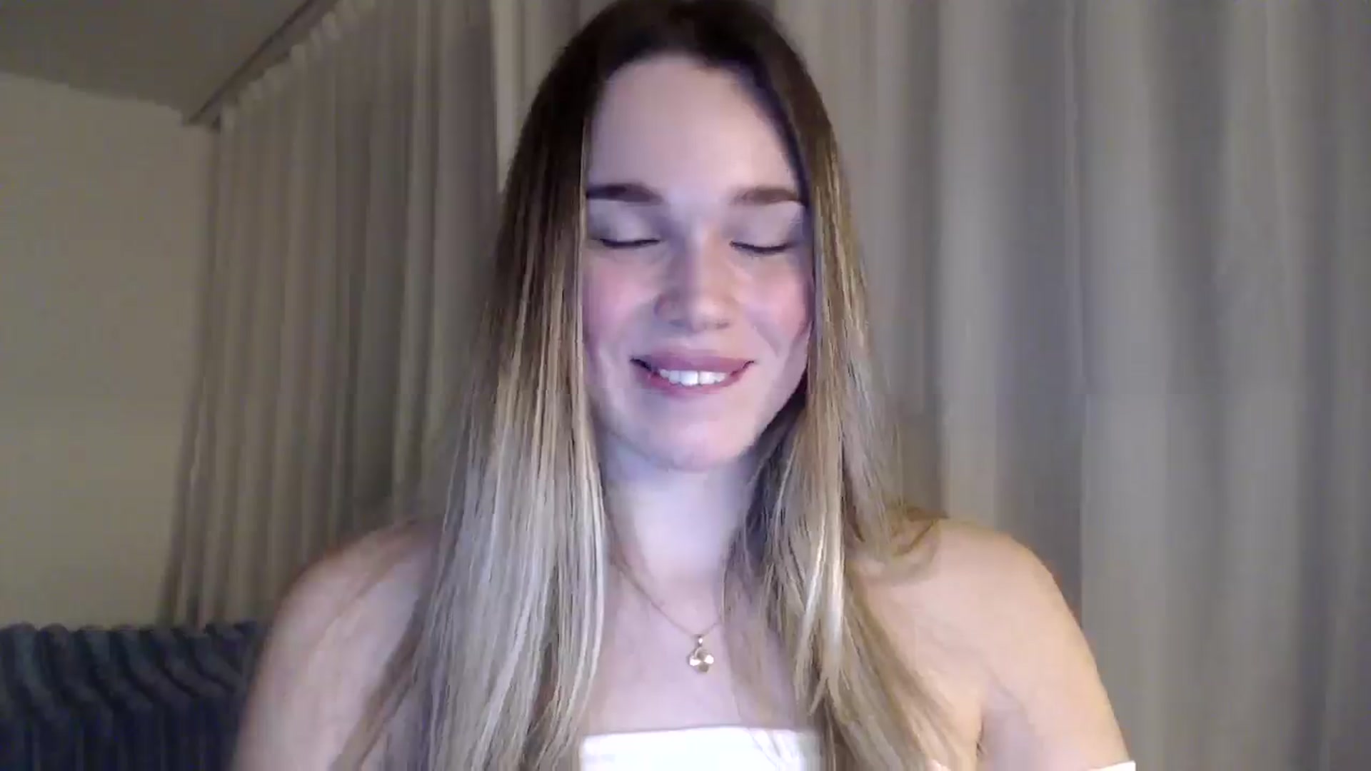 Gallery image thumbnail from Ooh_Cassie's myfreecams stream on, 03/03/2026, 23:01 image 3 of 20