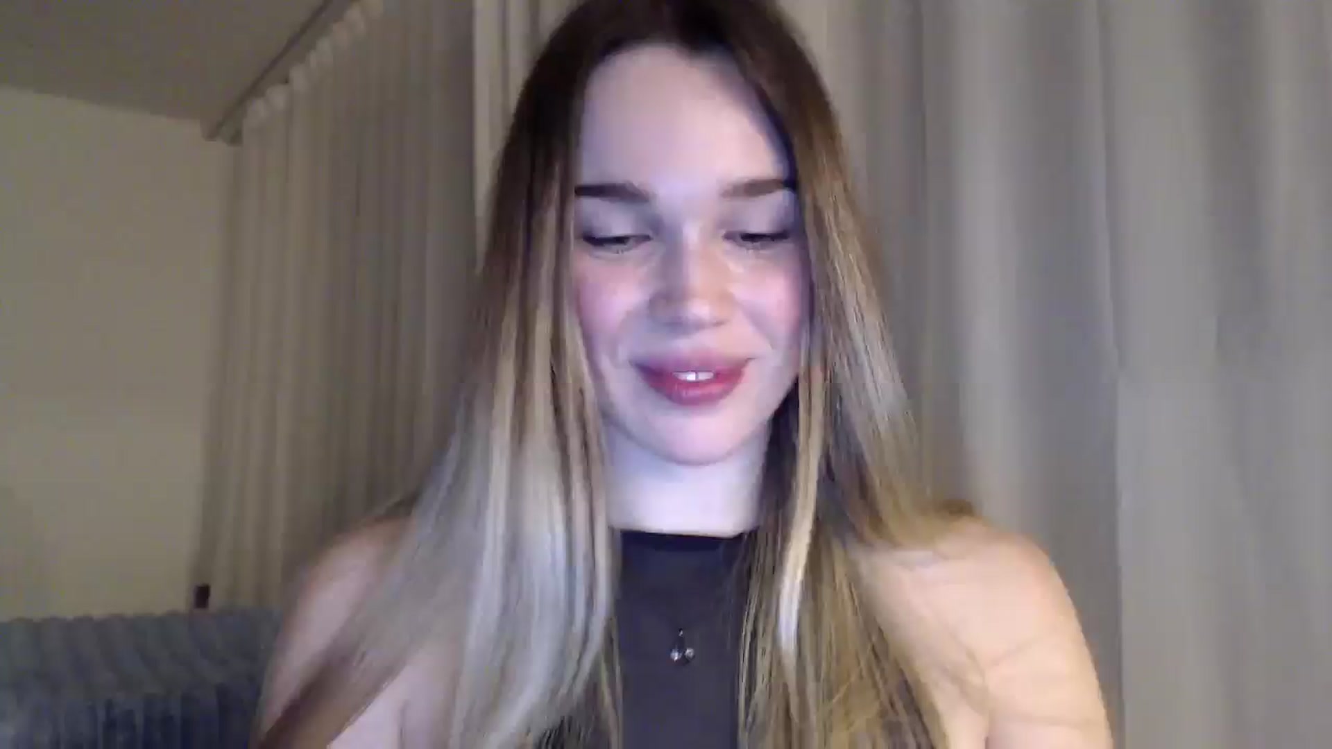 Gallery image thumbnail from Ooh_Cassie's myfreecams stream on, 03/06/2026, 24:26 image 1 of 20