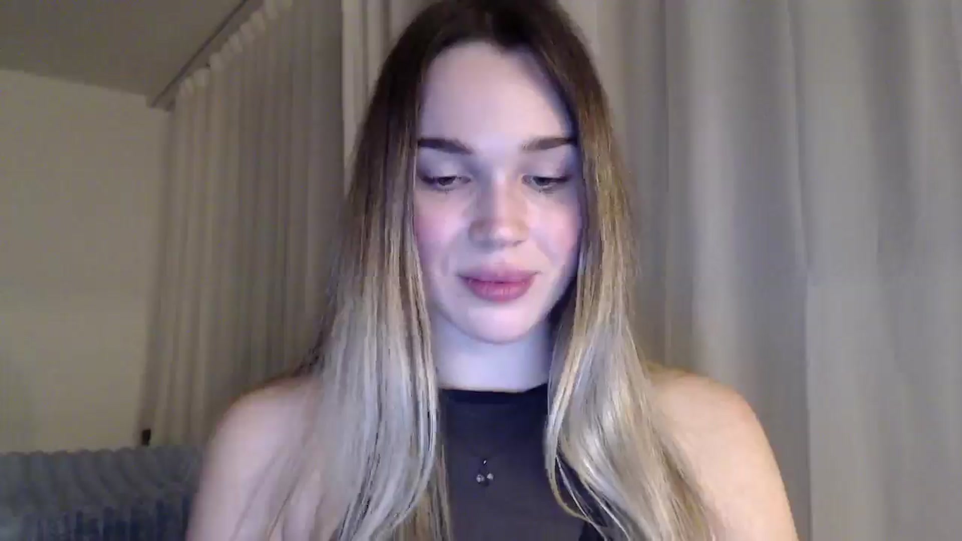 Gallery image thumbnail from Ooh_Cassie's myfreecams stream on, 03/06/2026, 24:26 image 6 of 20
