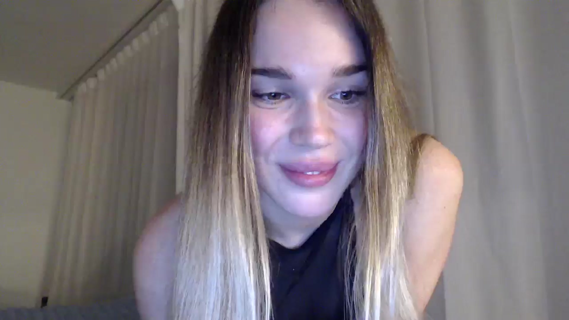 Gallery image thumbnail from Ooh_Cassie's myfreecams stream on, 03/06/2026, 24:26 image 16 of 20