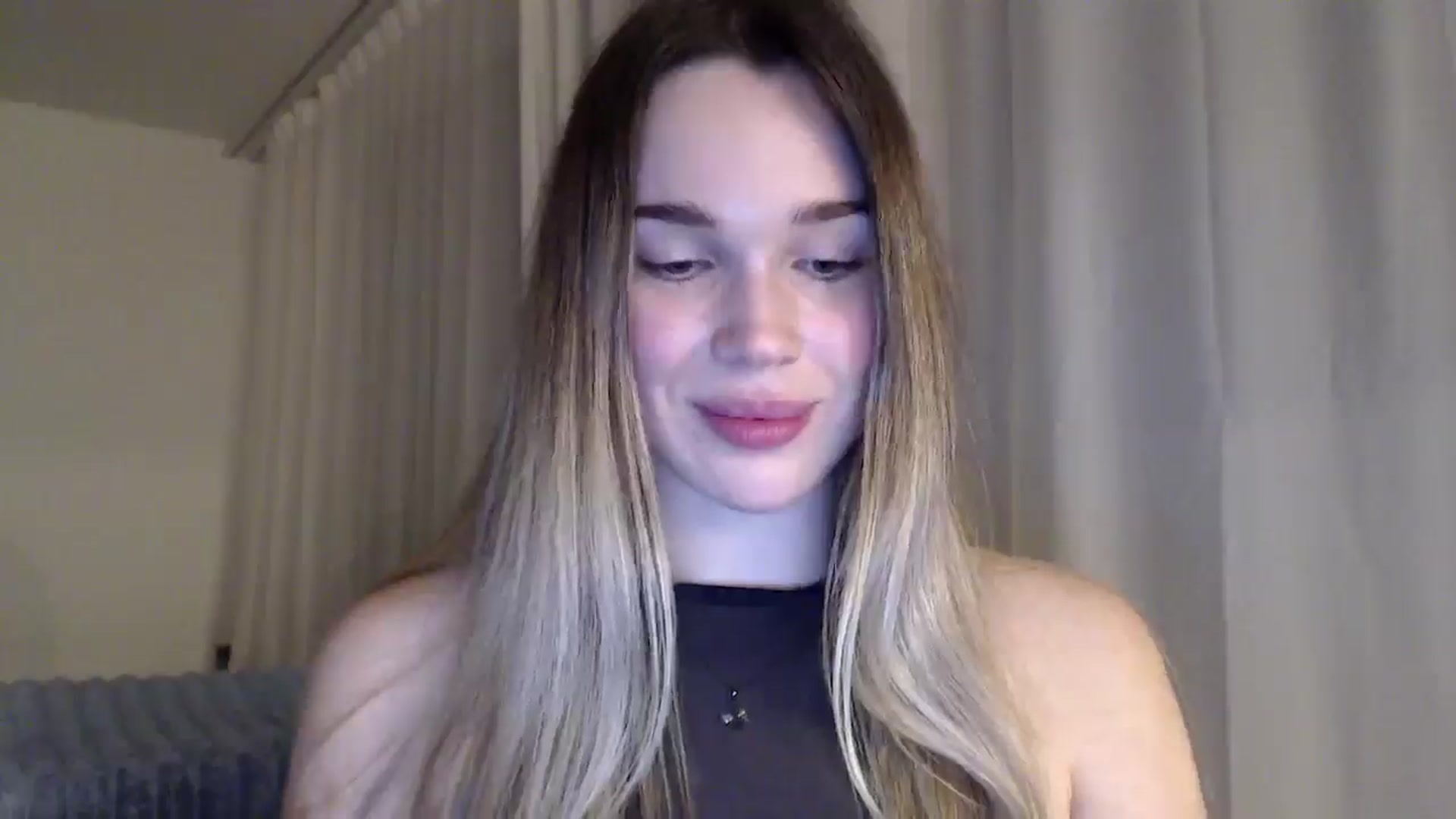 Gallery image thumbnail from Ooh_Cassie's myfreecams stream on, 03/06/2026, 24:26 image 5 of 20