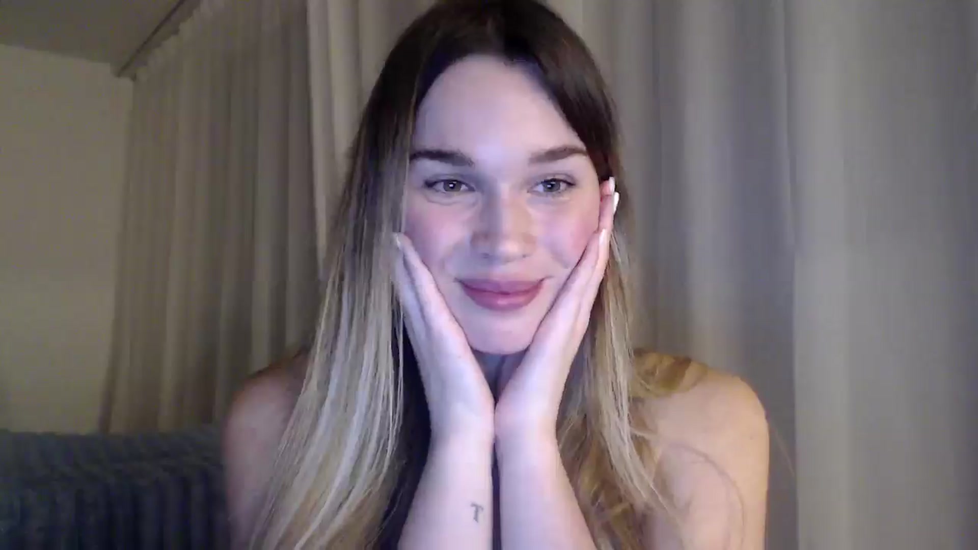 Gallery image thumbnail from Ooh_Cassie's myfreecams stream on, 03/08/2026, 23:03 image 9 of 20