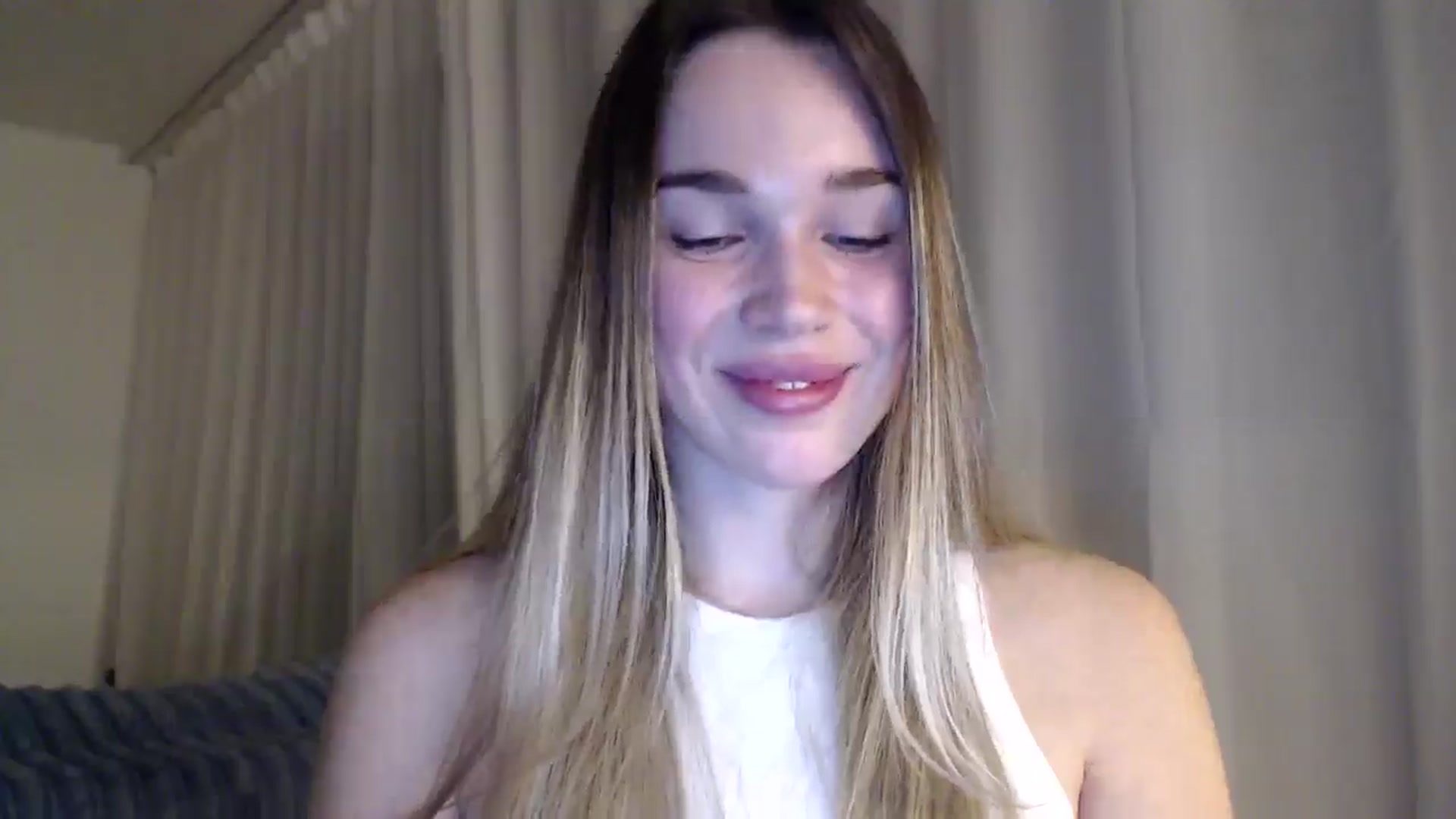 Gallery image thumbnail from Ooh_Cassie's myfreecams stream on, 03/11/2026, 20:18 image 8 of 20