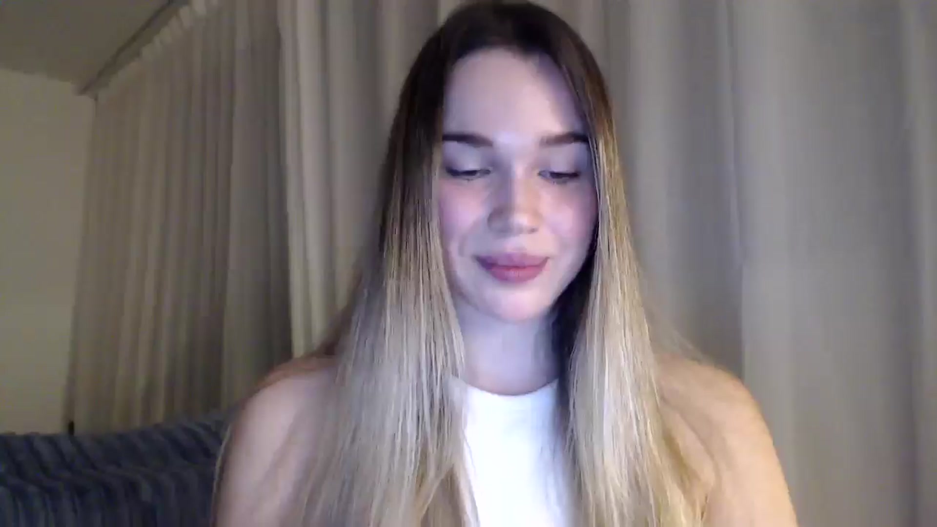 Gallery image thumbnail from Ooh_Cassie's myfreecams stream on, 03/11/2026, 20:18 image 19 of 20