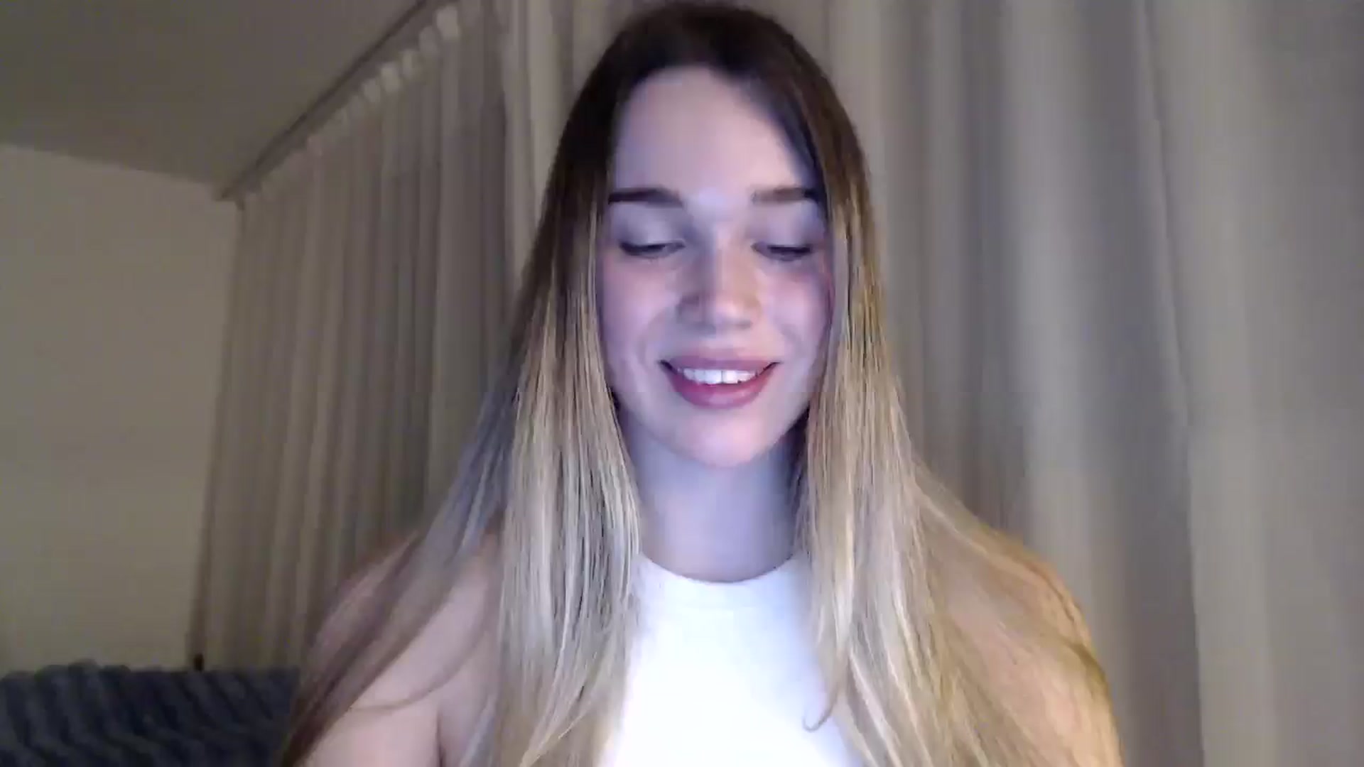 Gallery image thumbnail from Ooh_Cassie's myfreecams stream on, 03/11/2026, 20:18 image 1 of 20