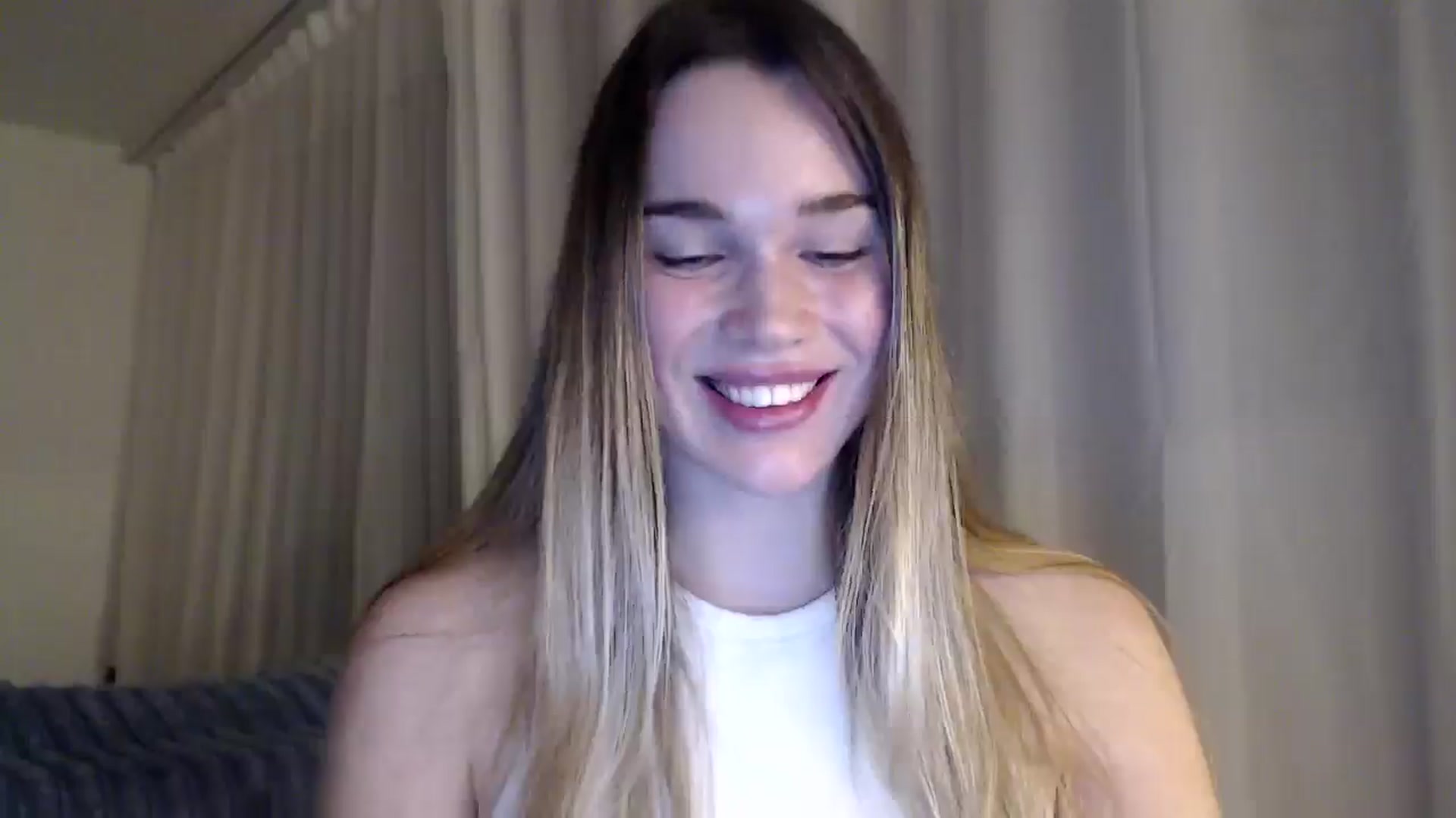 Gallery image thumbnail from Ooh_Cassie's myfreecams stream on, 03/11/2026, 20:18 image 5 of 20