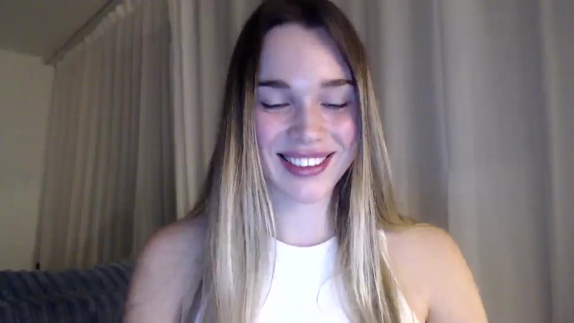 Gallery image thumbnail from Ooh_Cassie's myfreecams stream on, 03/11/2026, 20:18 image 12 of 20