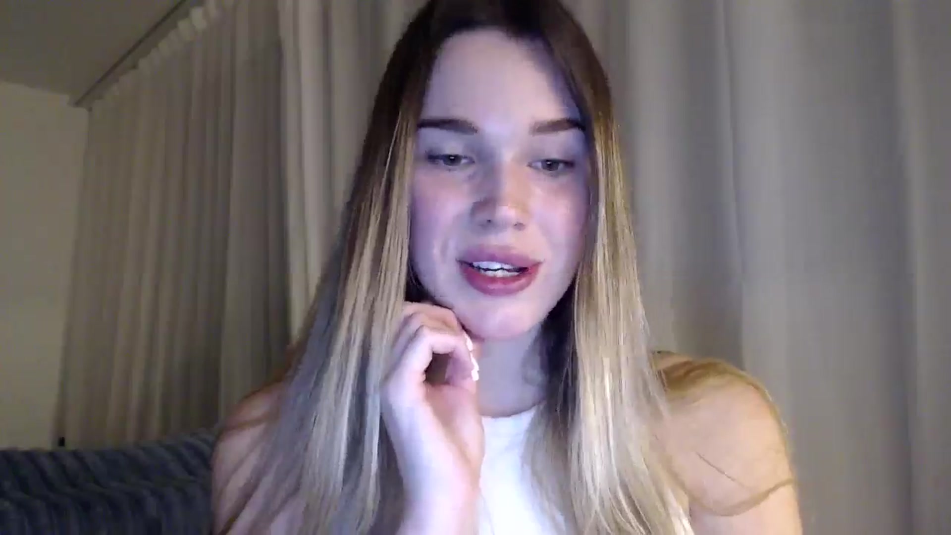 Gallery image thumbnail from Ooh_Cassie's myfreecams stream on, 03/11/2026, 20:18 image 11 of 20