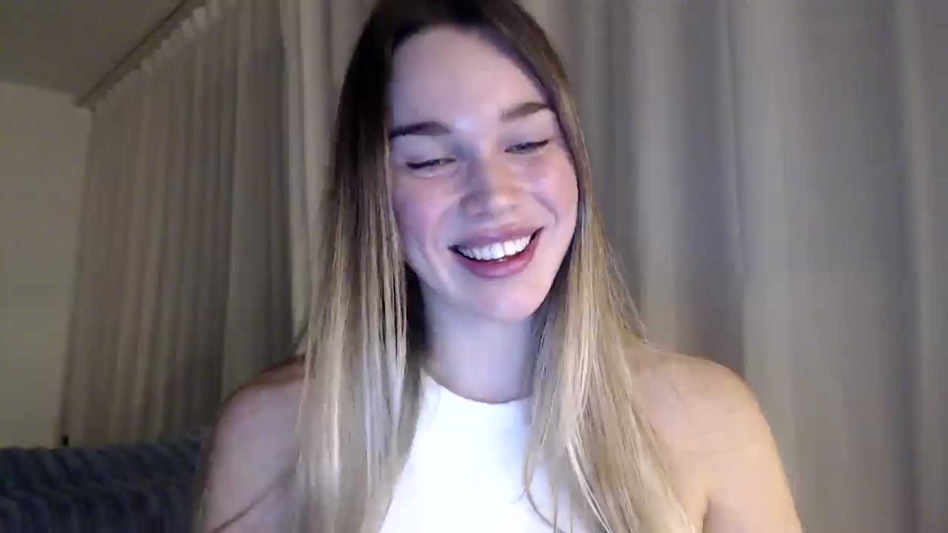 Gallery image thumbnail from Ooh_Cassie's myfreecams stream on, 03/11/2026, 20:18 image 6 of 20