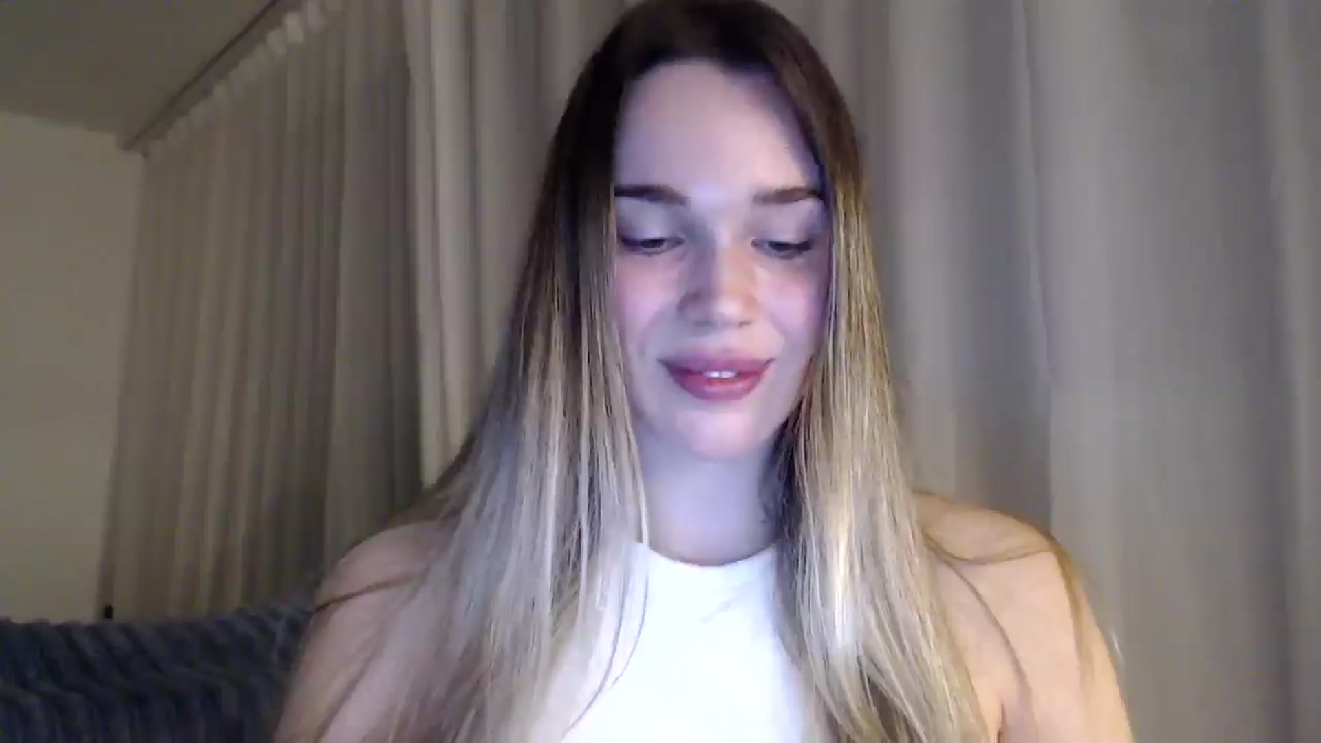 Gallery image thumbnail from Ooh_Cassie's myfreecams stream on, 03/11/2026, 20:18 image 10 of 20
