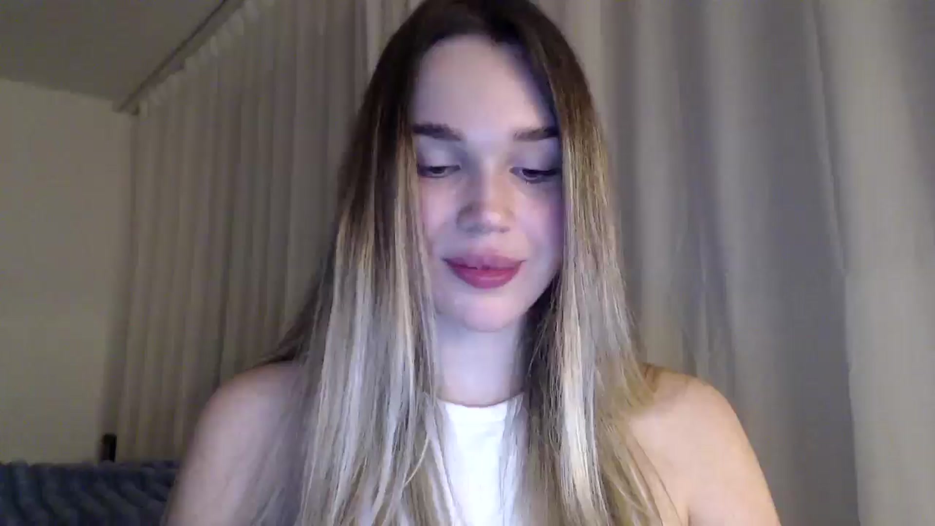 Gallery image thumbnail from Ooh_Cassie's myfreecams stream on, 03/12/2026, 22:14 image 16 of 20
