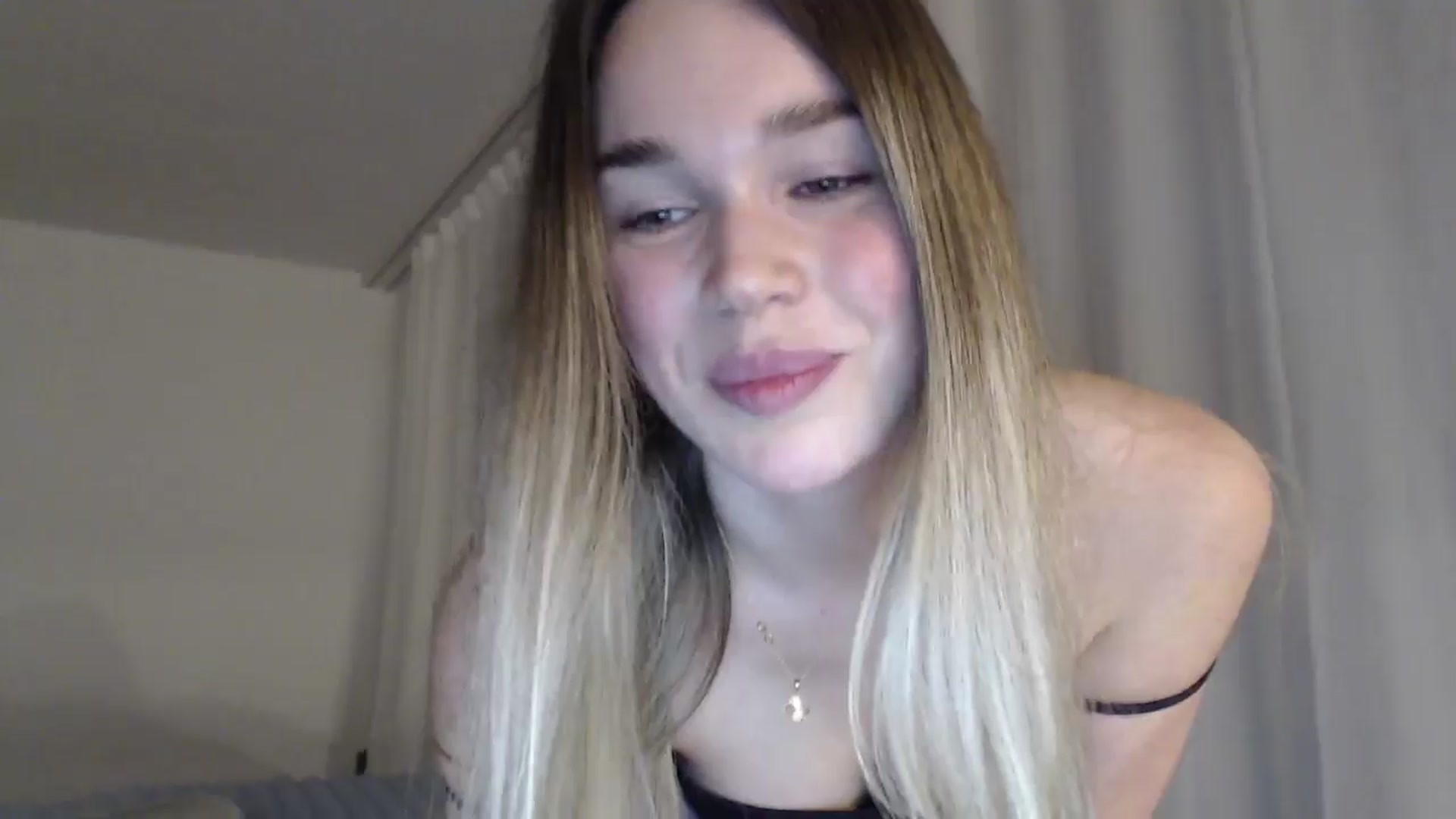 Gallery image thumbnail from Ooh_Cassie's myfreecams stream on, 03/31/2026, 21:15 image 15 of 20