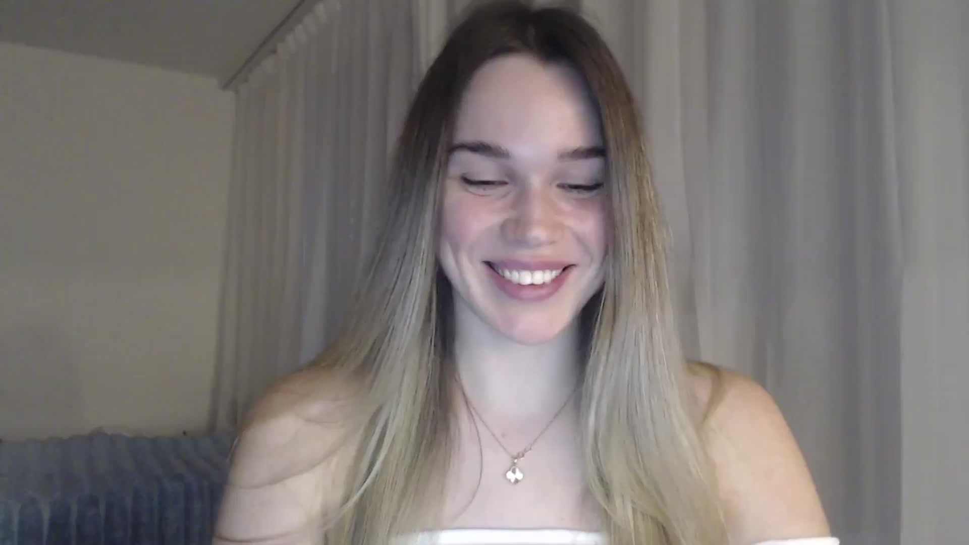 Gallery image thumbnail from Ooh_Cassie's myfreecams stream on, 04/09/2026, 18:58 image 4 of 20