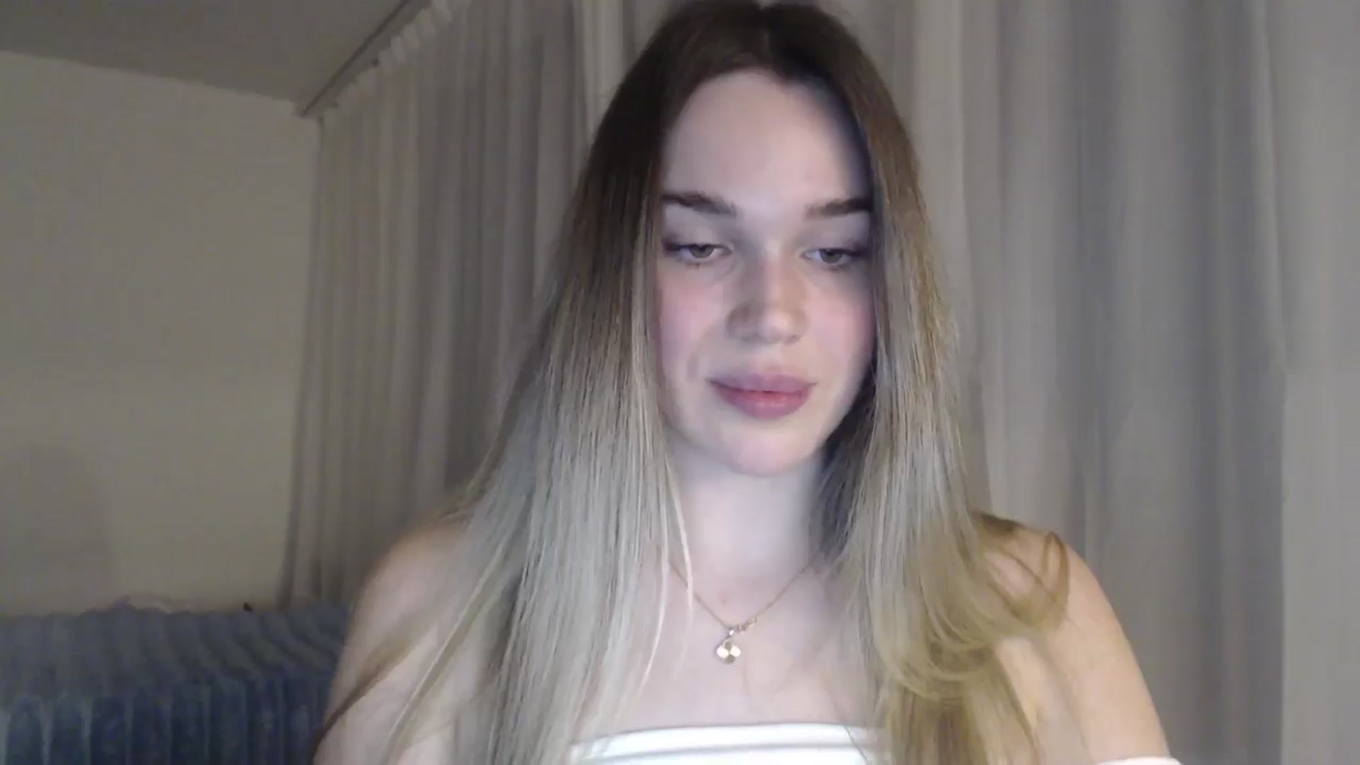 Gallery image thumbnail from Ooh_Cassie's myfreecams stream on, 04/09/2026, 18:58 image 10 of 20