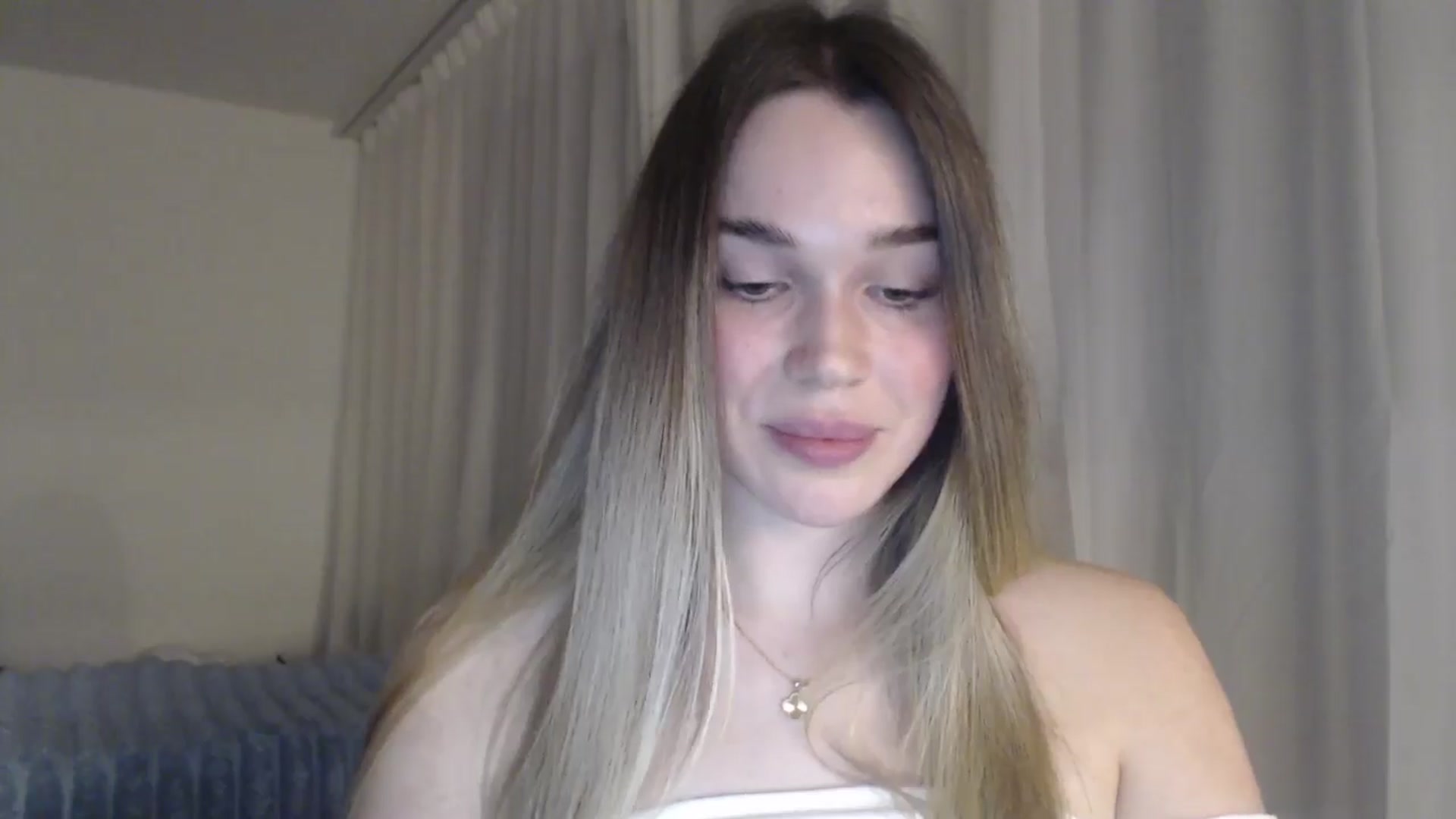 Gallery image thumbnail from Ooh_Cassie's myfreecams stream on, 04/09/2026, 18:58 image 13 of 20