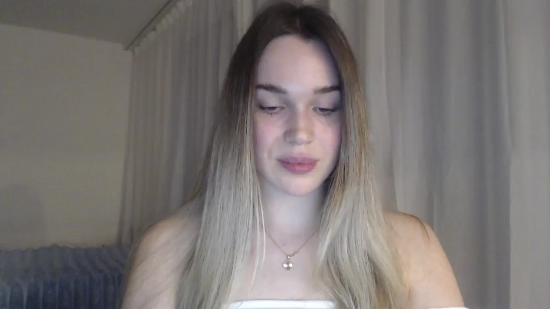 Gallery image thumbnail from Ooh_Cassie's myfreecams stream on, 04/09/2026, 18:58 image 6 of 20