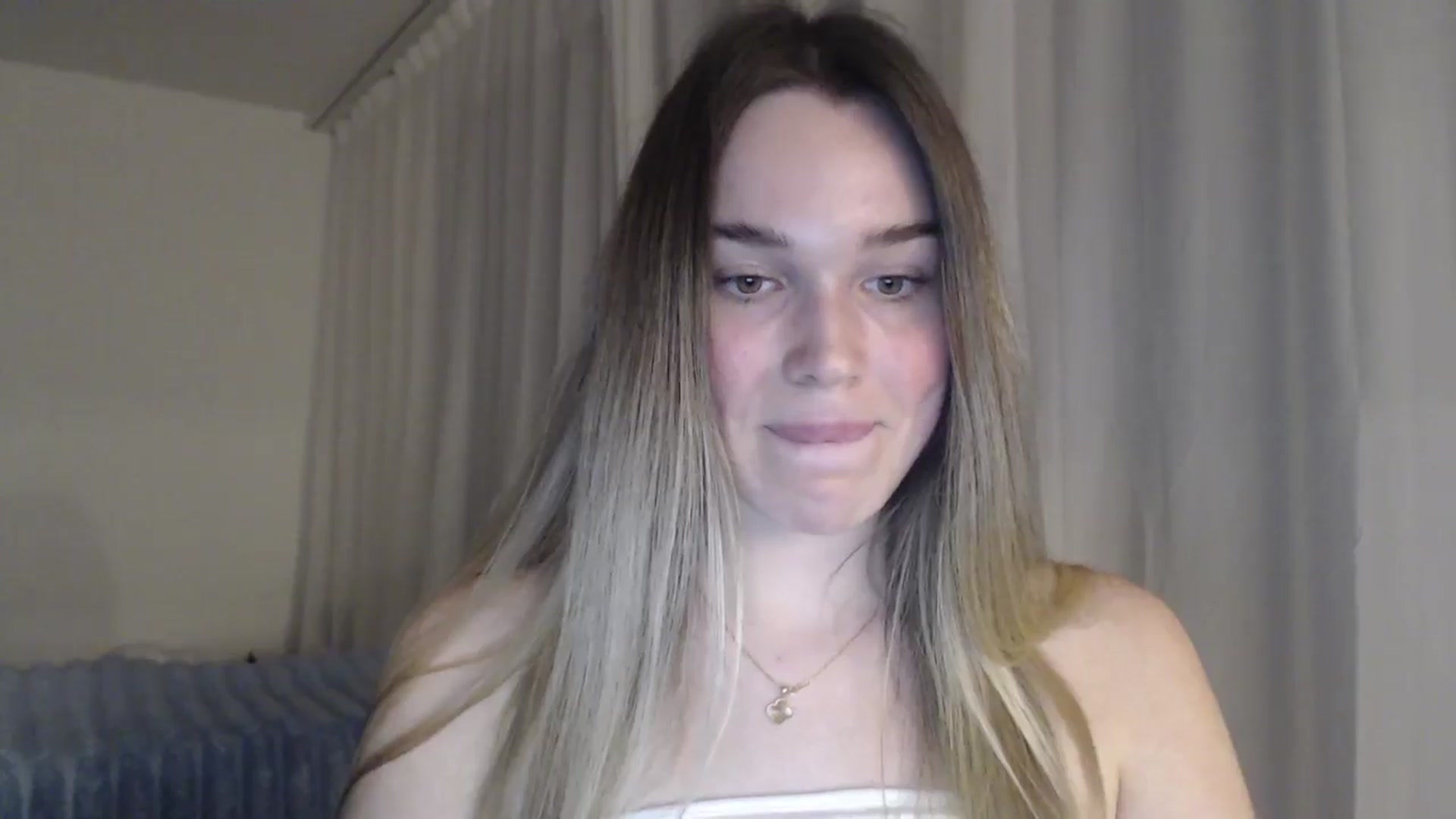 Gallery image thumbnail from Ooh_Cassie's myfreecams stream on, 04/09/2026, 18:58 image 18 of 20