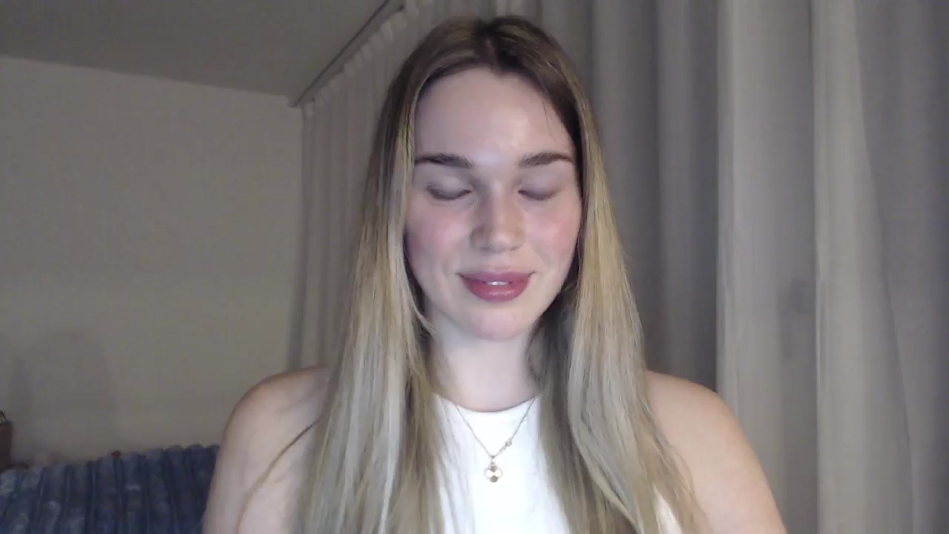 Gallery image thumbnail from Ooh_Cassie's myfreecams stream on, 04/28/2026, 18:34 image 5 of 20