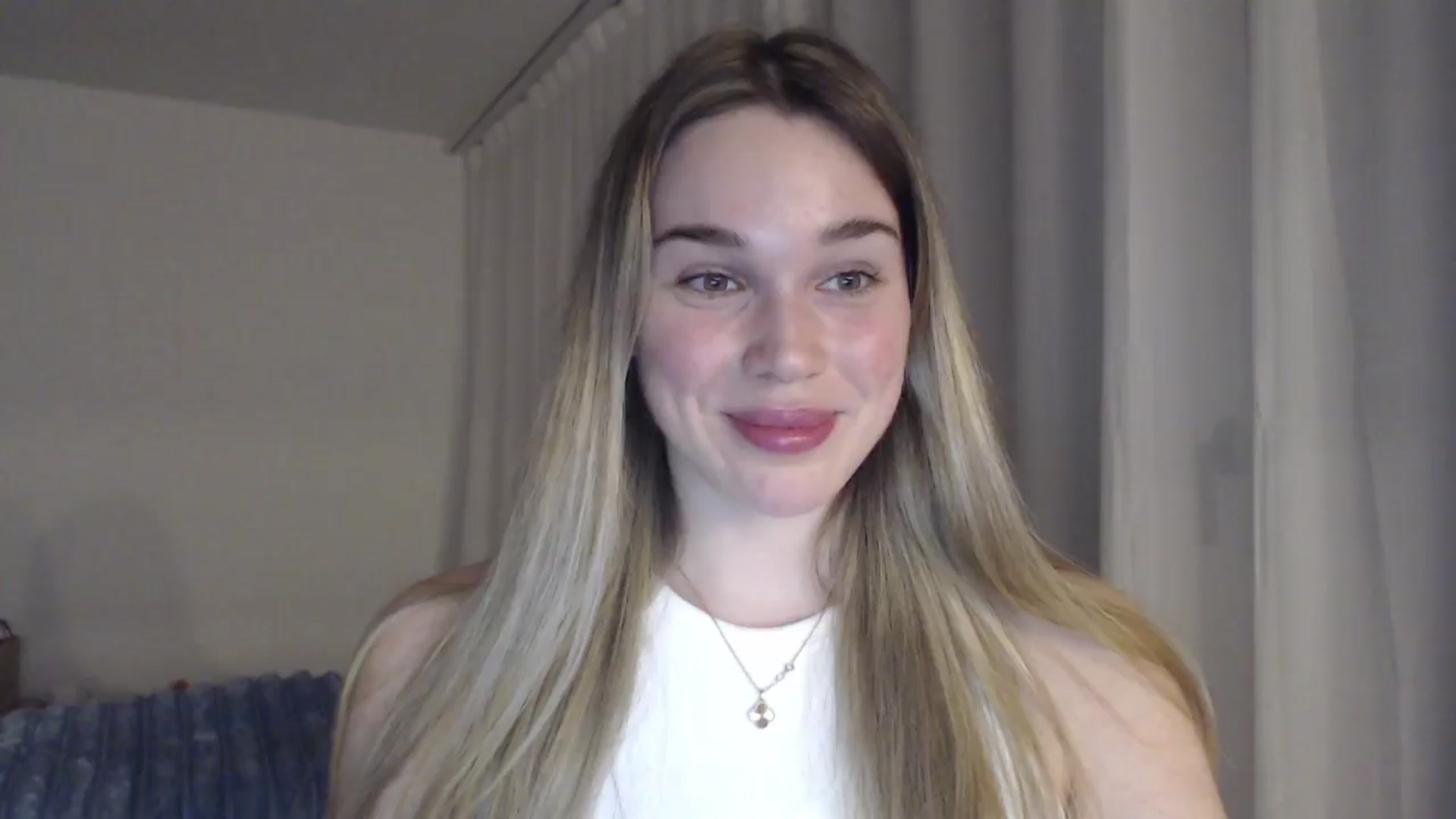 Gallery image thumbnail from Ooh_Cassie's myfreecams stream on, 04/28/2026, 18:34 image 9 of 20