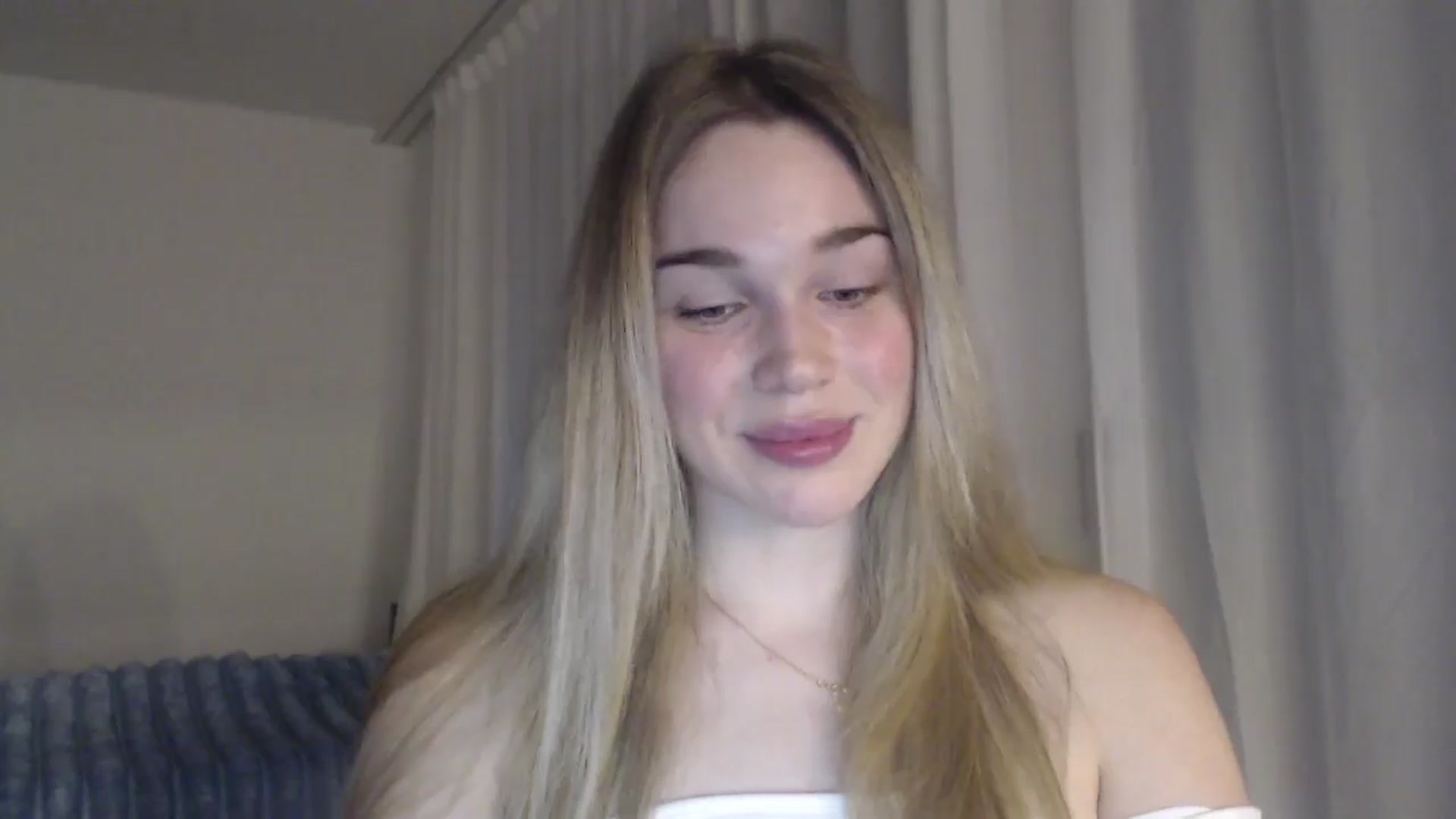Gallery image thumbnail from Ooh_Cassie's myfreecams stream on, 05/03/2026, 18:04 image 9 of 20