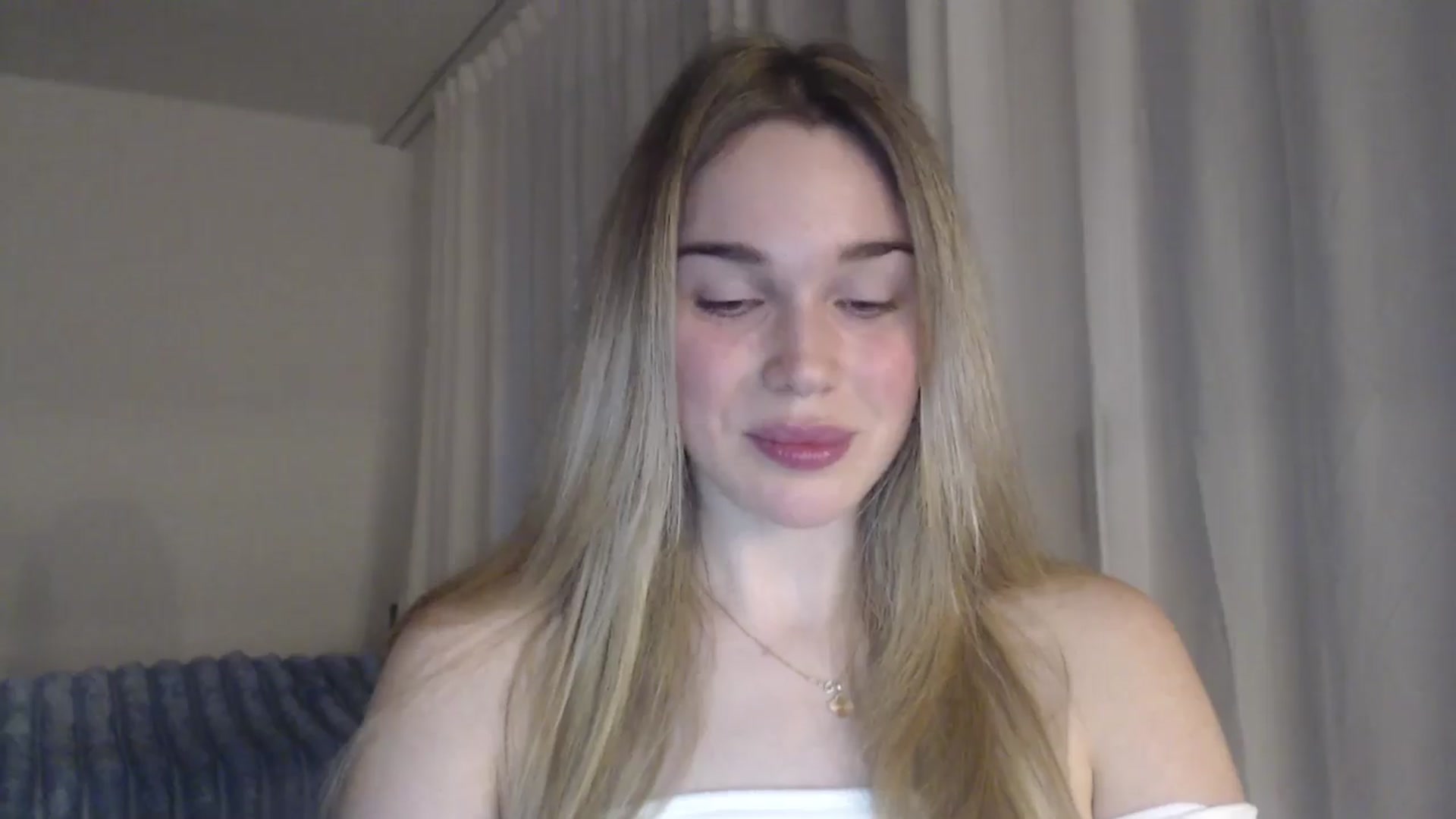 Gallery image thumbnail from Ooh_Cassie's myfreecams stream on, 05/03/2026, 18:04 image 7 of 20