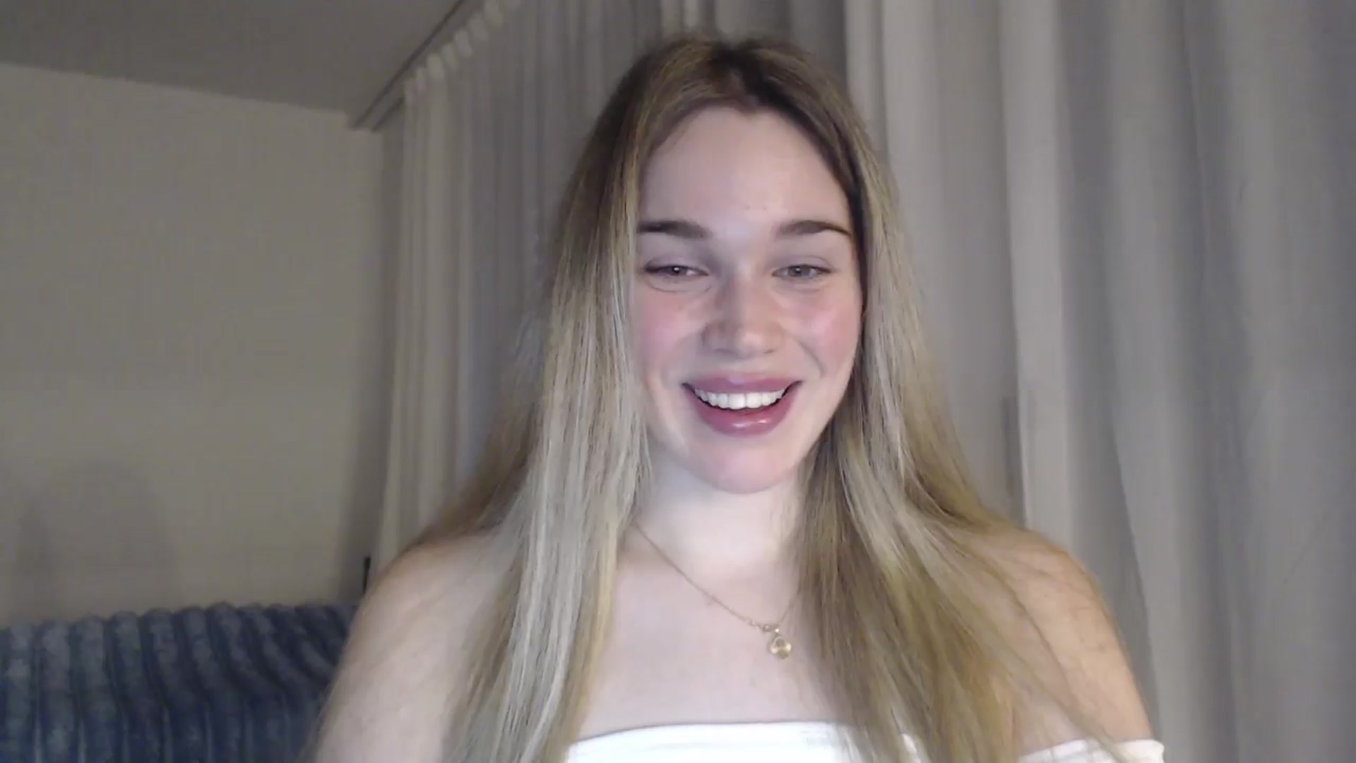 Gallery image thumbnail from Ooh_Cassie's myfreecams stream on, 05/03/2026, 18:04 image 15 of 20