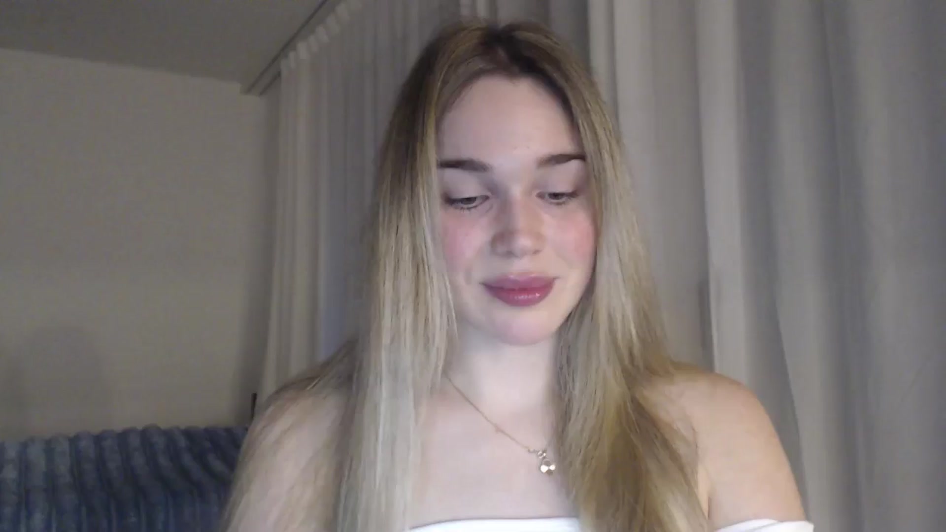 Gallery image thumbnail from Ooh_Cassie's myfreecams stream on, 05/03/2026, 18:04 image 3 of 20