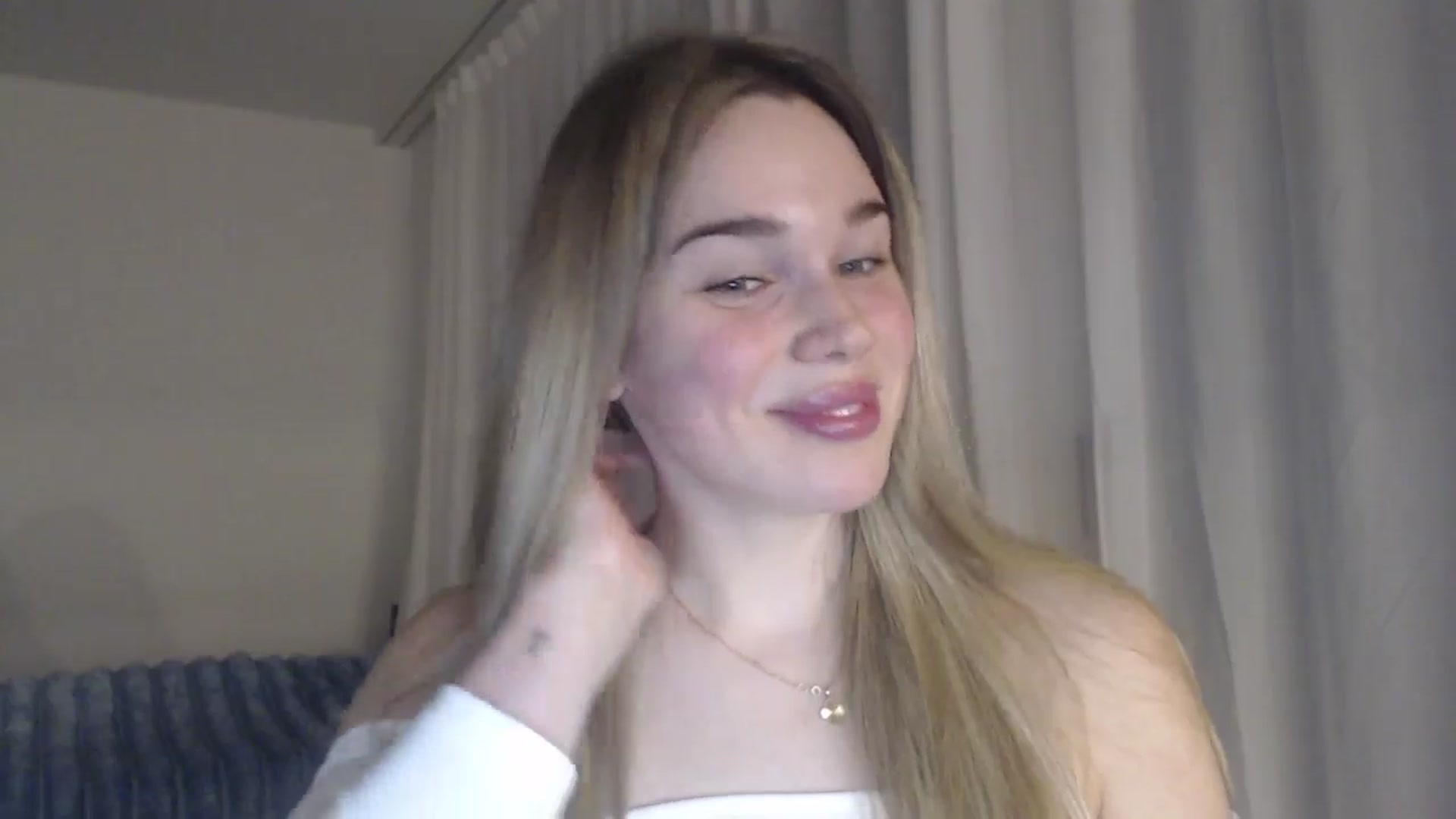 Gallery image thumbnail from Ooh_Cassie's myfreecams stream on, 05/03/2026, 18:04 image 17 of 20
