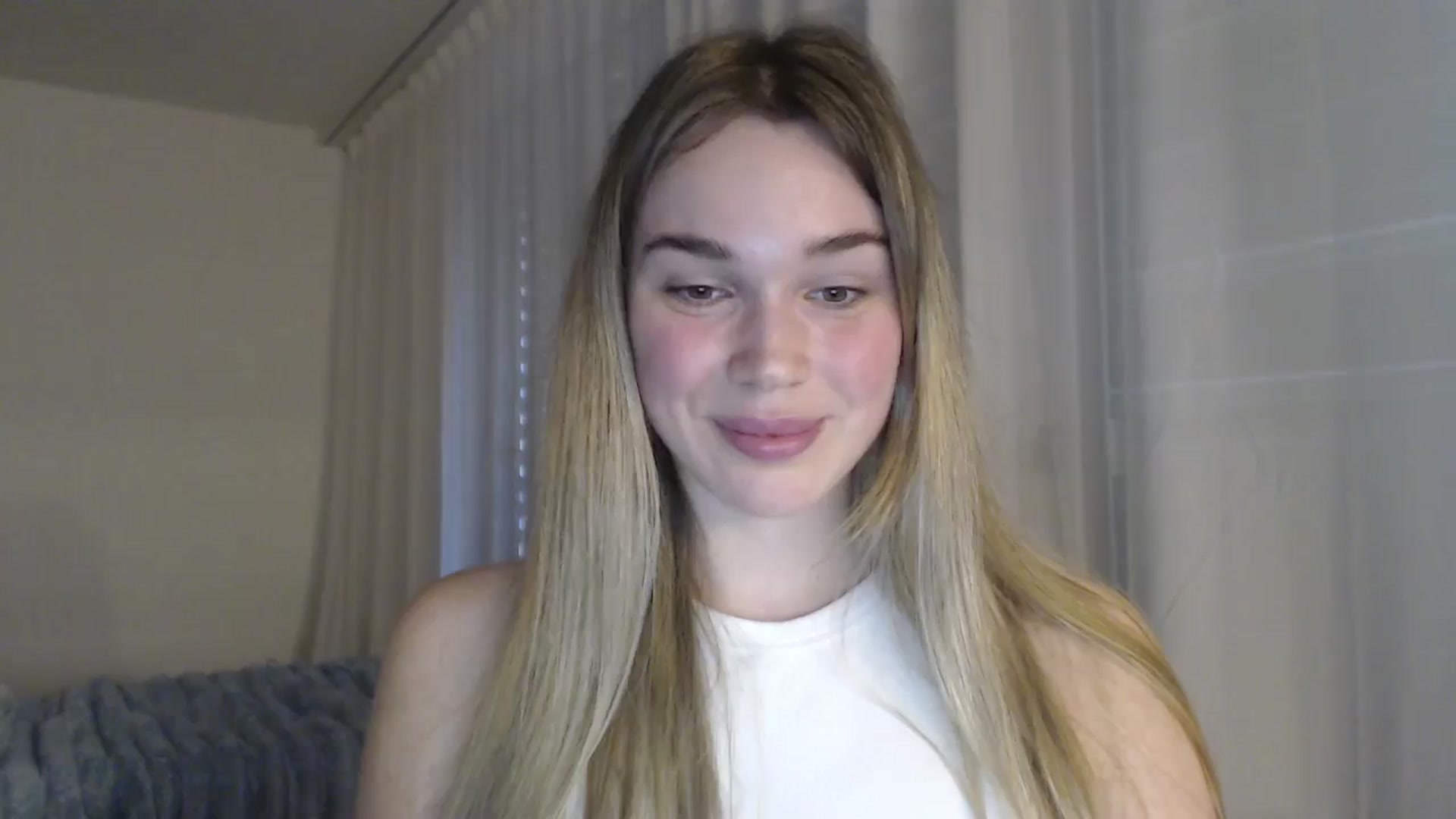 Gallery image thumbnail from Ooh_Cassie's myfreecams stream on, 05/09/2026, 18:42 image 4 of 20