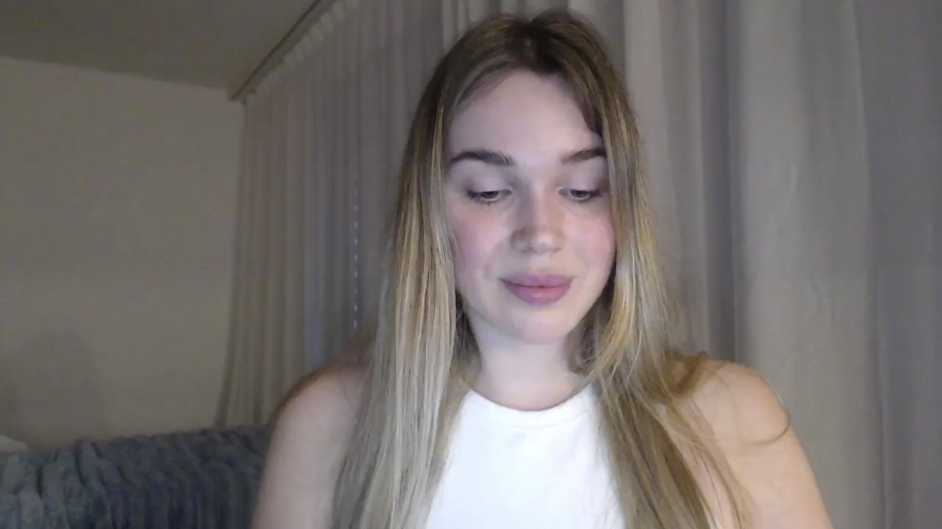 Gallery image thumbnail from Ooh_Cassie's myfreecams stream on, 05/09/2026, 18:42 image 19 of 20