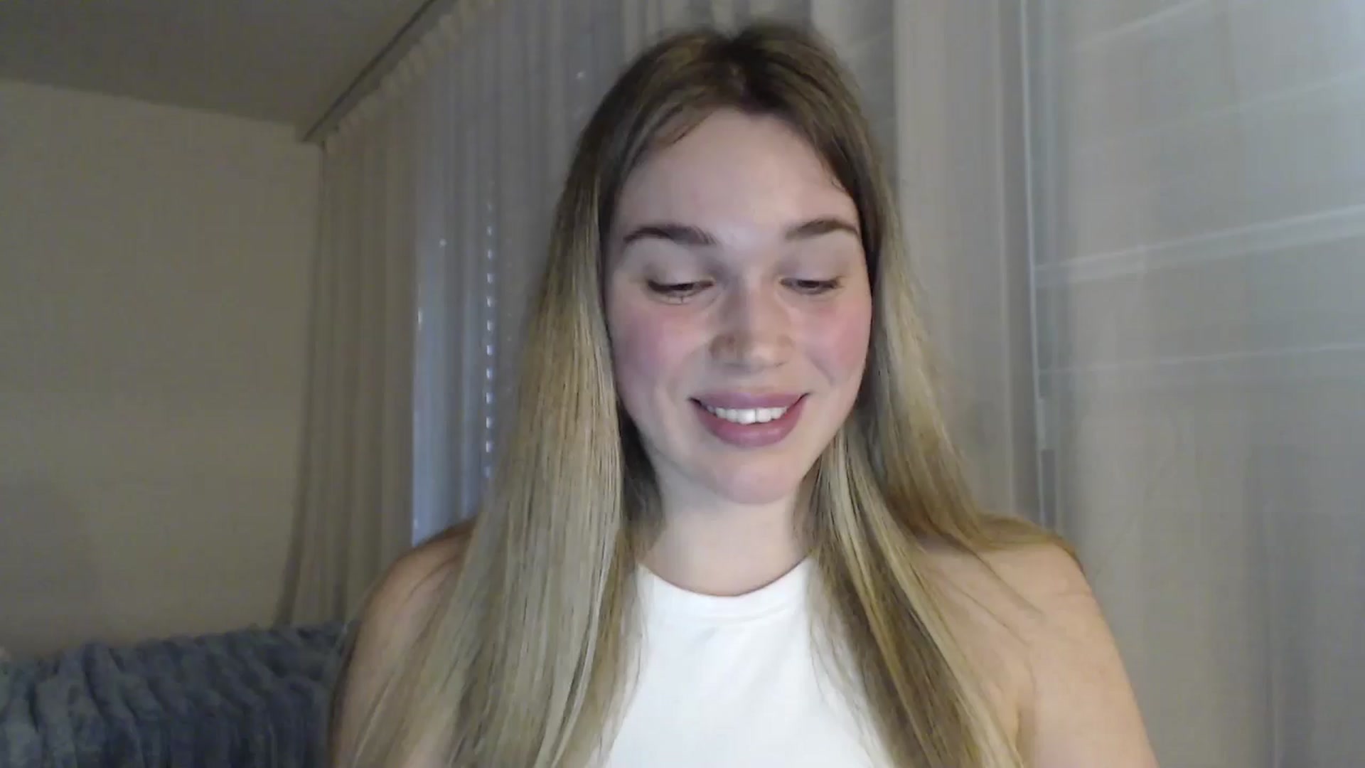 Gallery image thumbnail from Ooh_Cassie's myfreecams stream on, 05/09/2026, 18:42 image 2 of 20