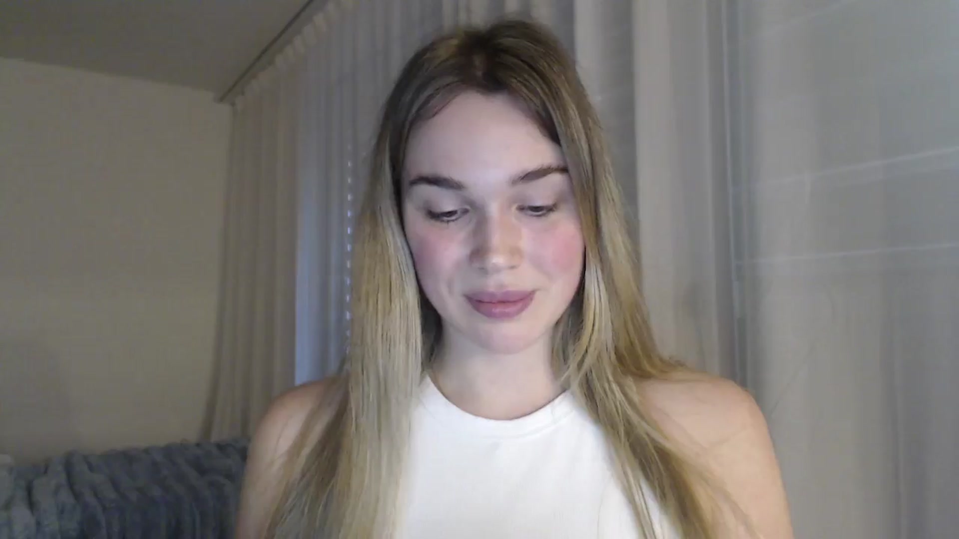Gallery image thumbnail from Ooh_Cassie's myfreecams stream on, 05/09/2026, 18:42 image 5 of 20