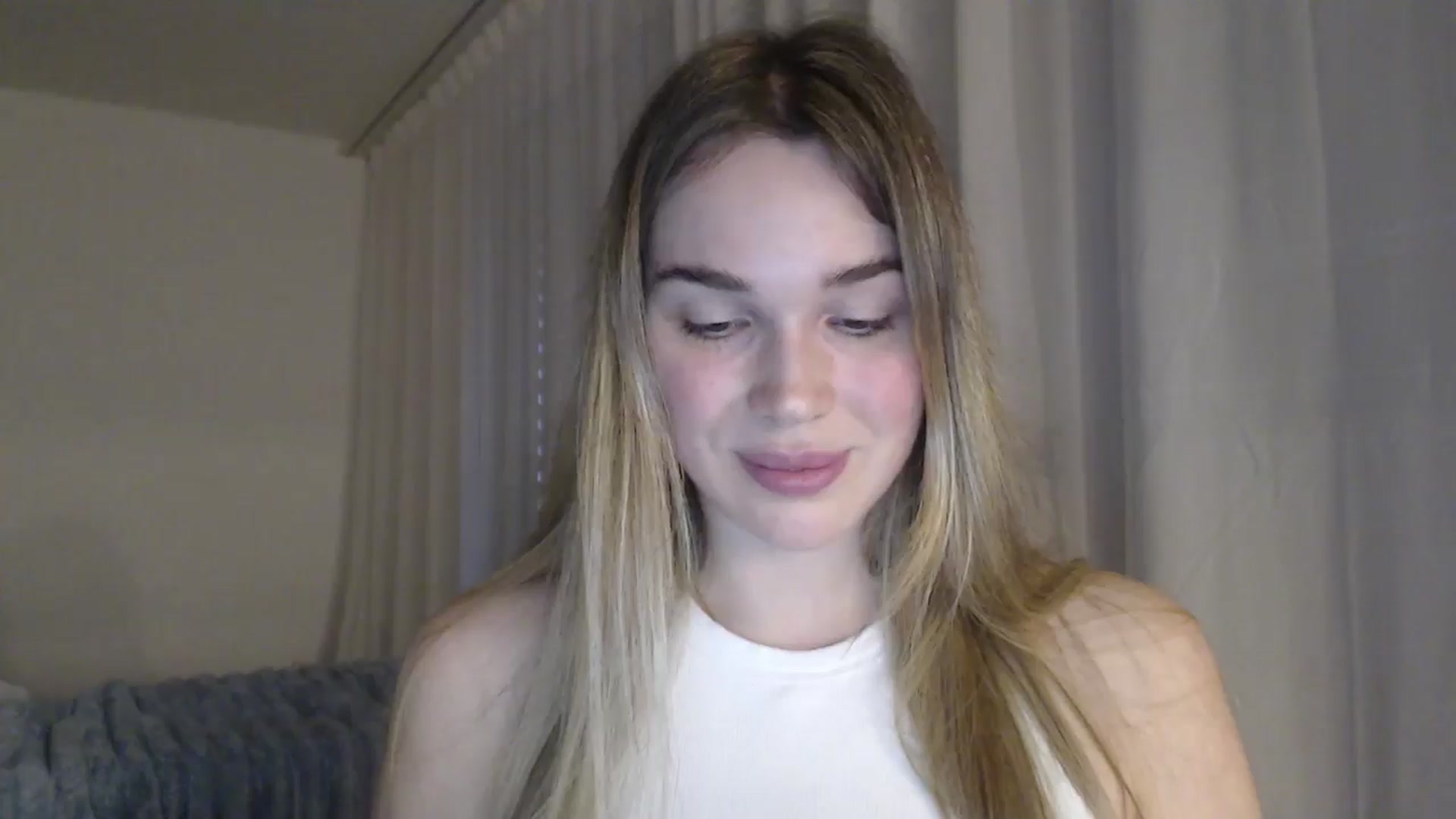 Gallery image thumbnail from Ooh_Cassie's myfreecams stream on, 05/09/2026, 18:42 image 17 of 20