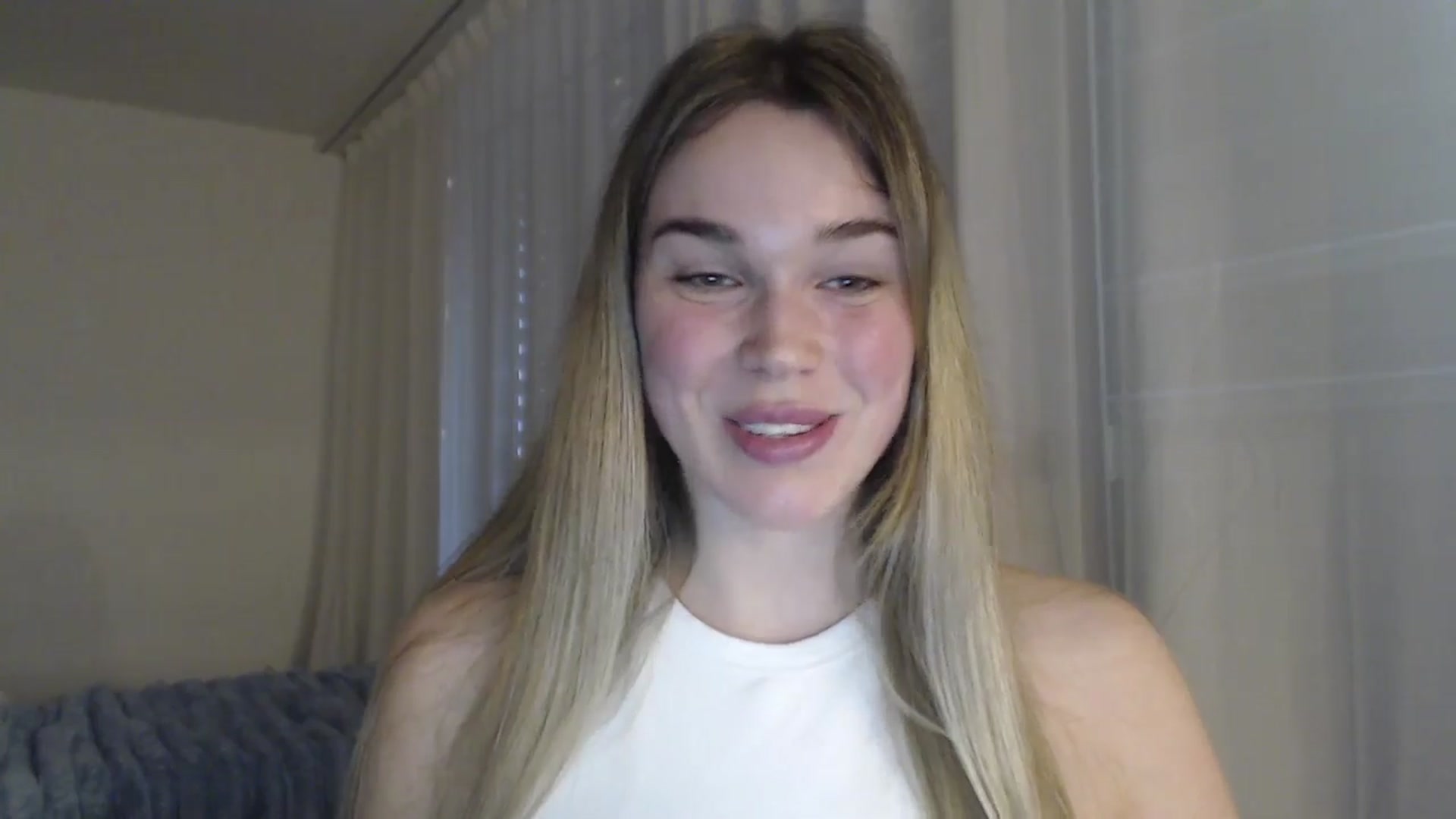 Gallery image thumbnail from Ooh_Cassie's myfreecams stream on, 05/09/2026, 18:42 image 3 of 20