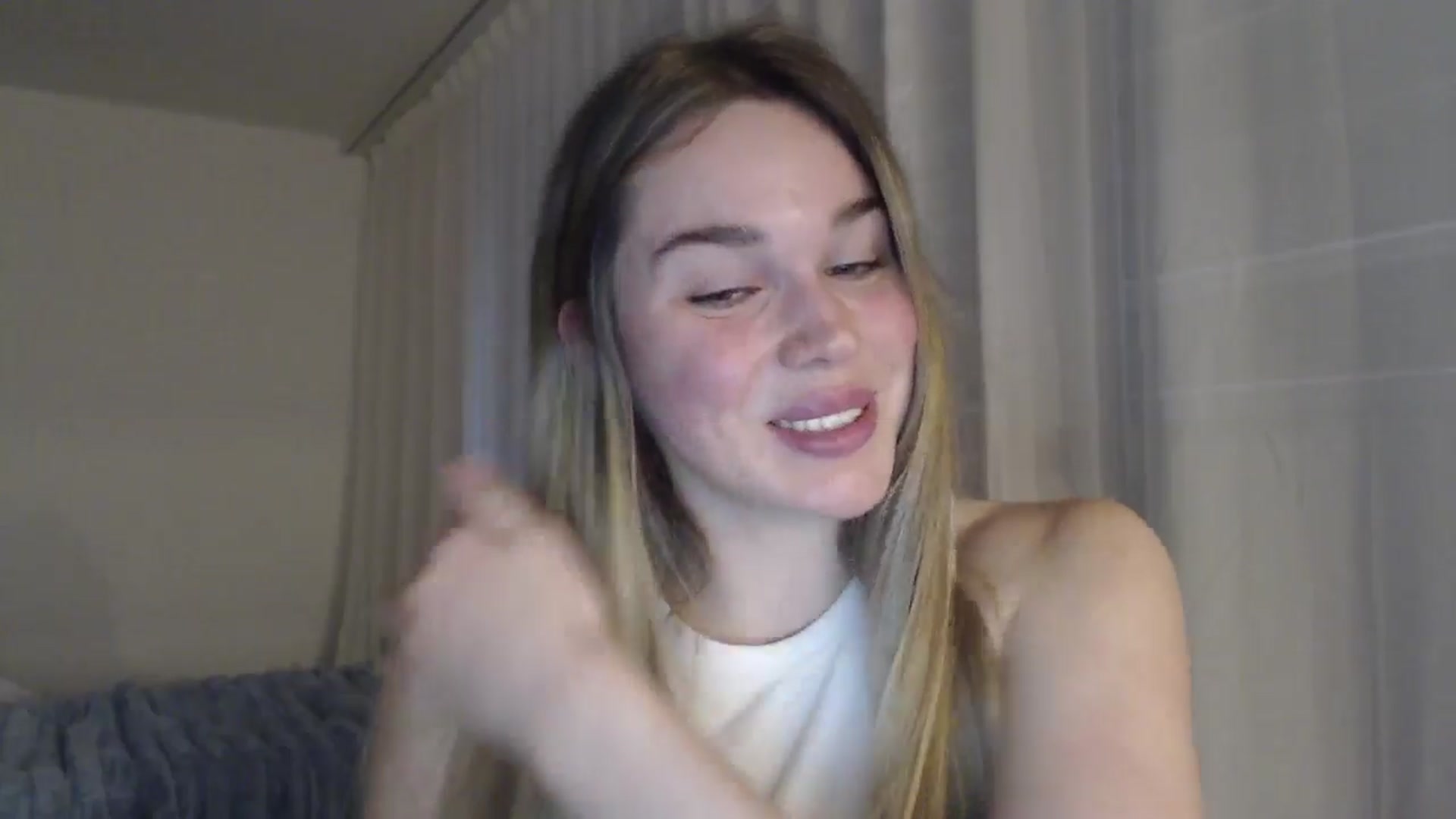 Gallery image thumbnail from Ooh_Cassie's myfreecams stream on, 05/09/2026, 18:42 image 8 of 20
