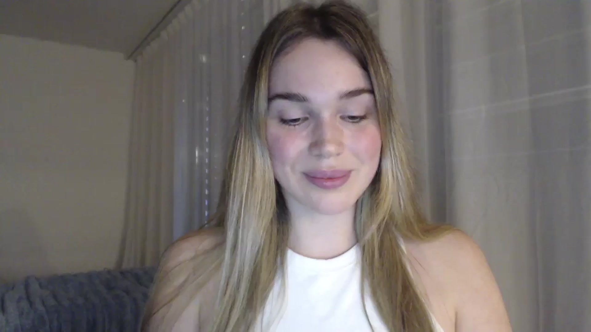 Gallery image thumbnail from Ooh_Cassie's myfreecams stream on, 05/09/2026, 18:42 image 14 of 20