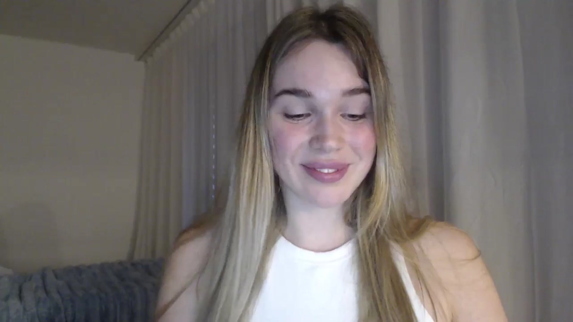 Gallery image thumbnail from Ooh_Cassie's myfreecams stream on, 05/09/2026, 18:42 image 18 of 20