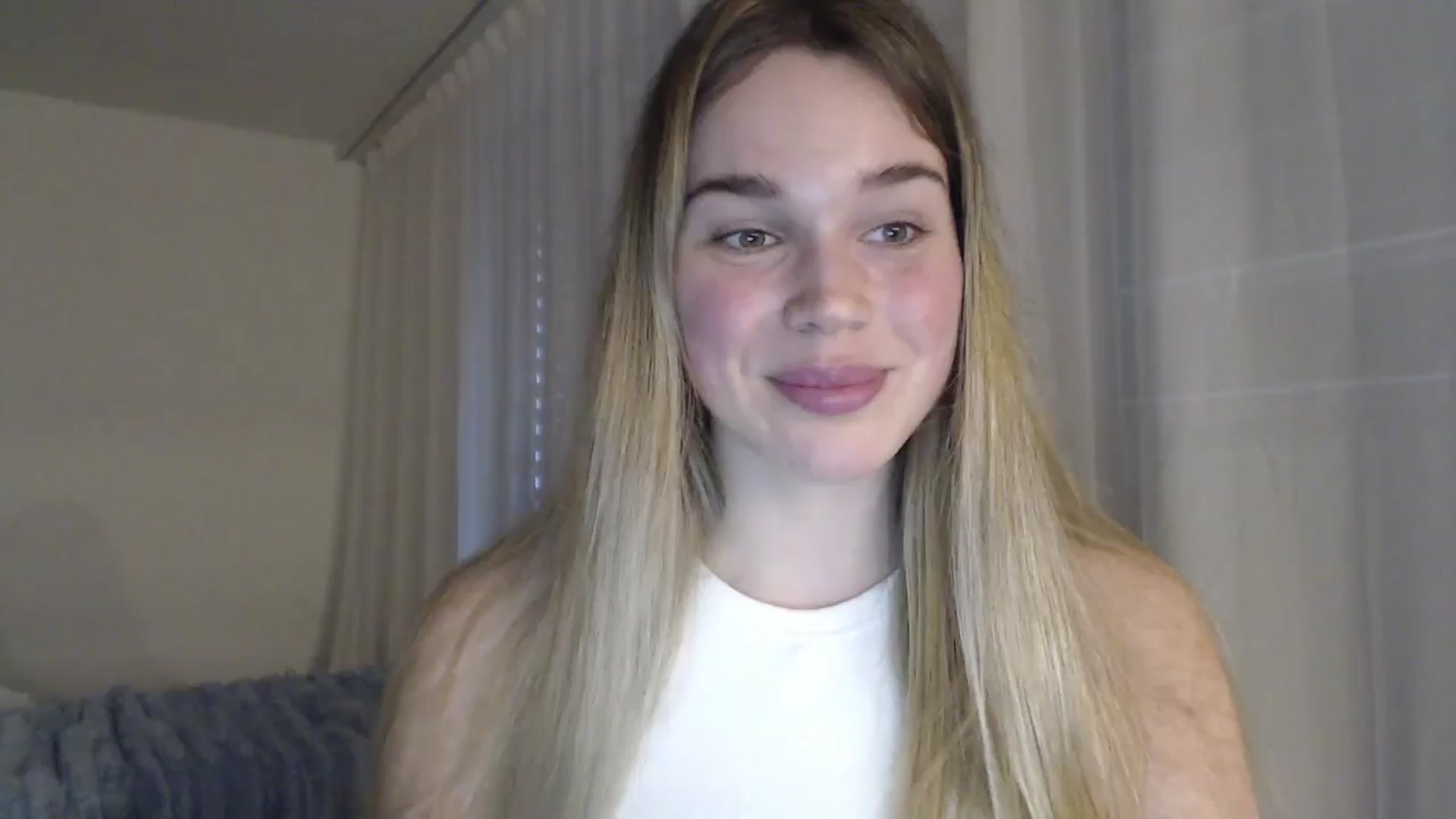 Gallery image thumbnail from Ooh_Cassie's myfreecams stream on, 05/09/2026, 18:42 image 7 of 20