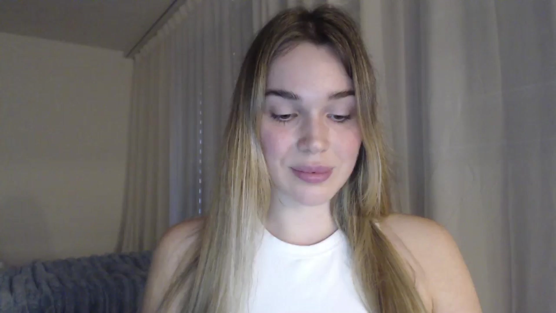 Gallery image thumbnail from Ooh_Cassie's myfreecams stream on, 05/09/2026, 18:42 image 15 of 20