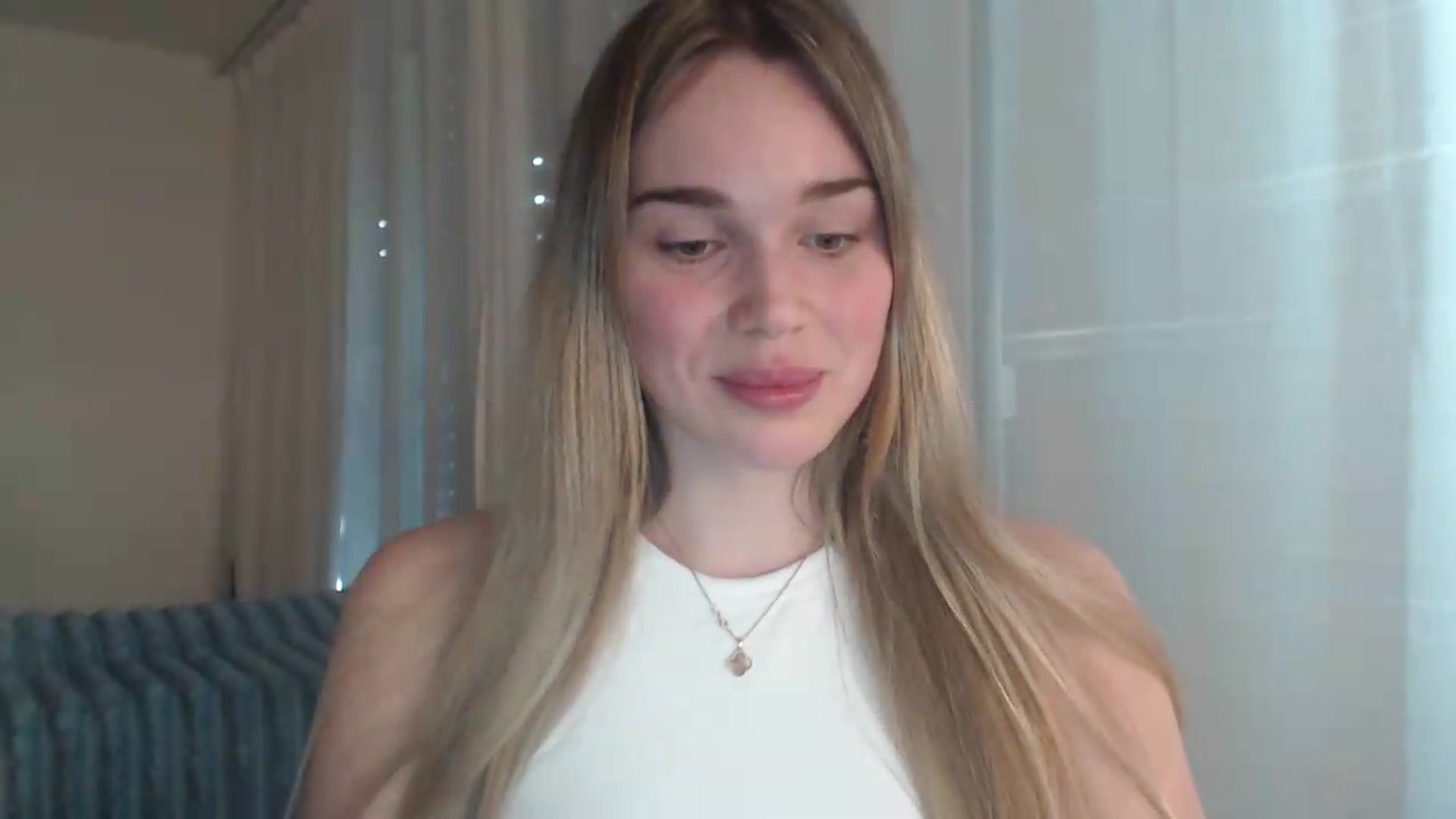 Gallery image thumbnail from Ooh_Cassie's myfreecams stream on, 05/12/2026, 17:37 image 15 of 20