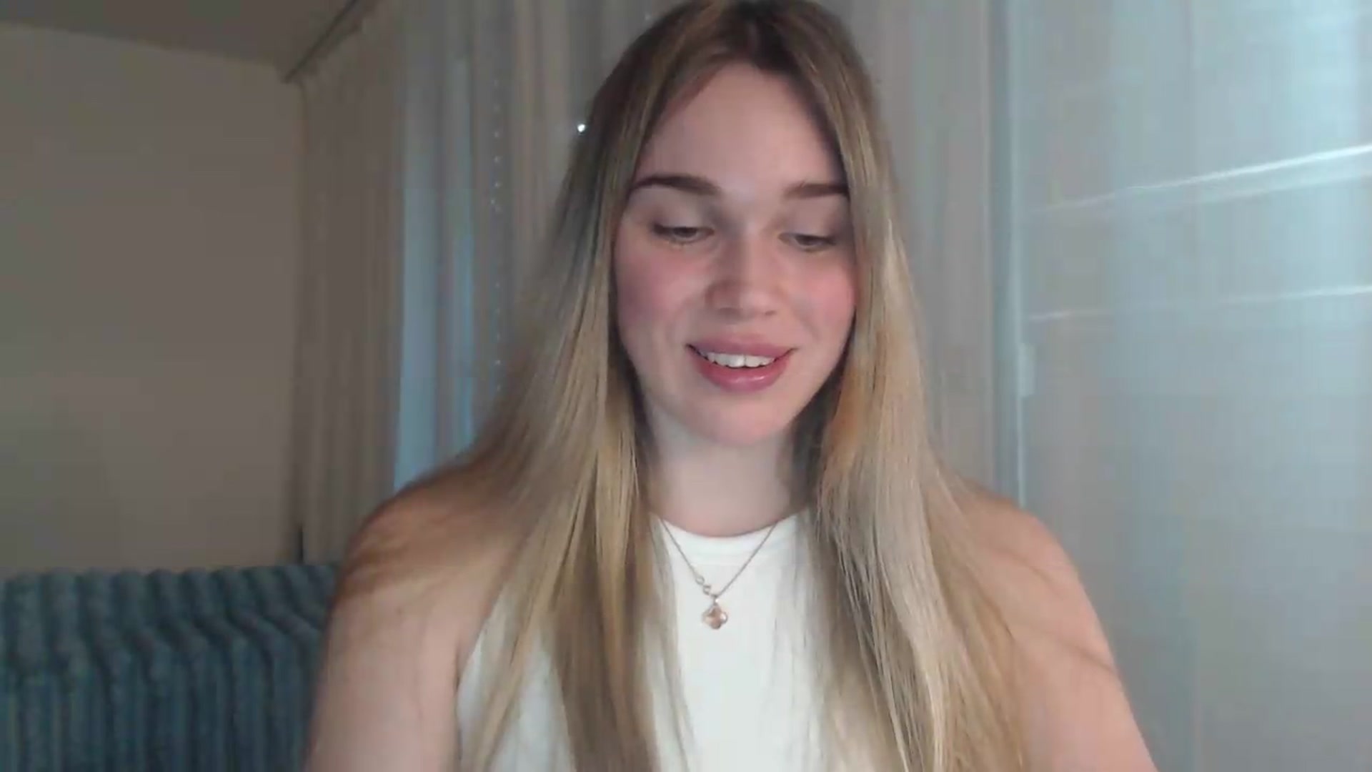 Gallery image thumbnail from Ooh_Cassie's myfreecams stream on, 05/12/2026, 17:37 image 4 of 20