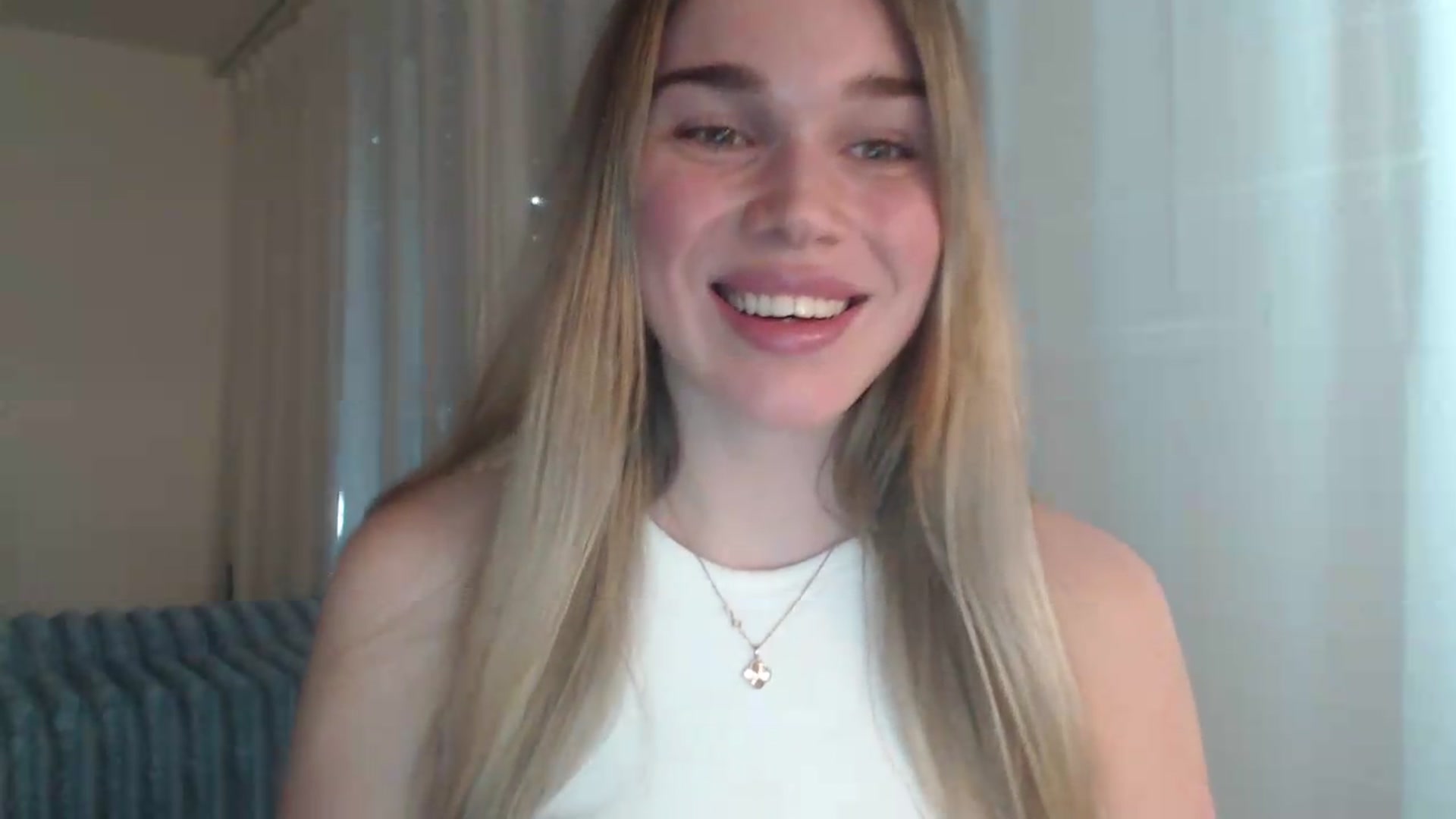 Gallery image thumbnail from Ooh_Cassie's myfreecams stream on, 05/12/2026, 17:37 image 16 of 20