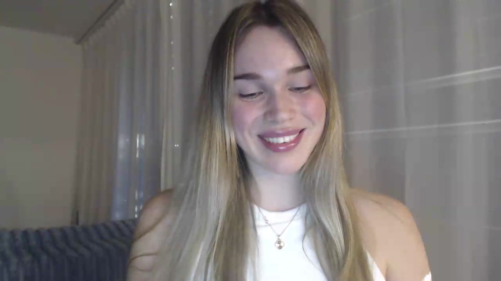 Gallery image thumbnail from Ooh_Cassie's myfreecams stream on, 05/12/2026, 20:05 image 5 of 20