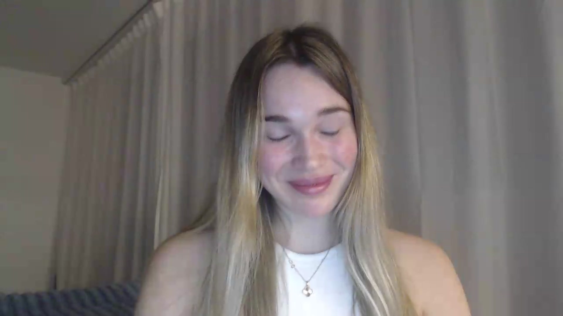 Gallery image thumbnail from Ooh_Cassie's myfreecams stream on, 05/12/2026, 20:05 image 14 of 20
